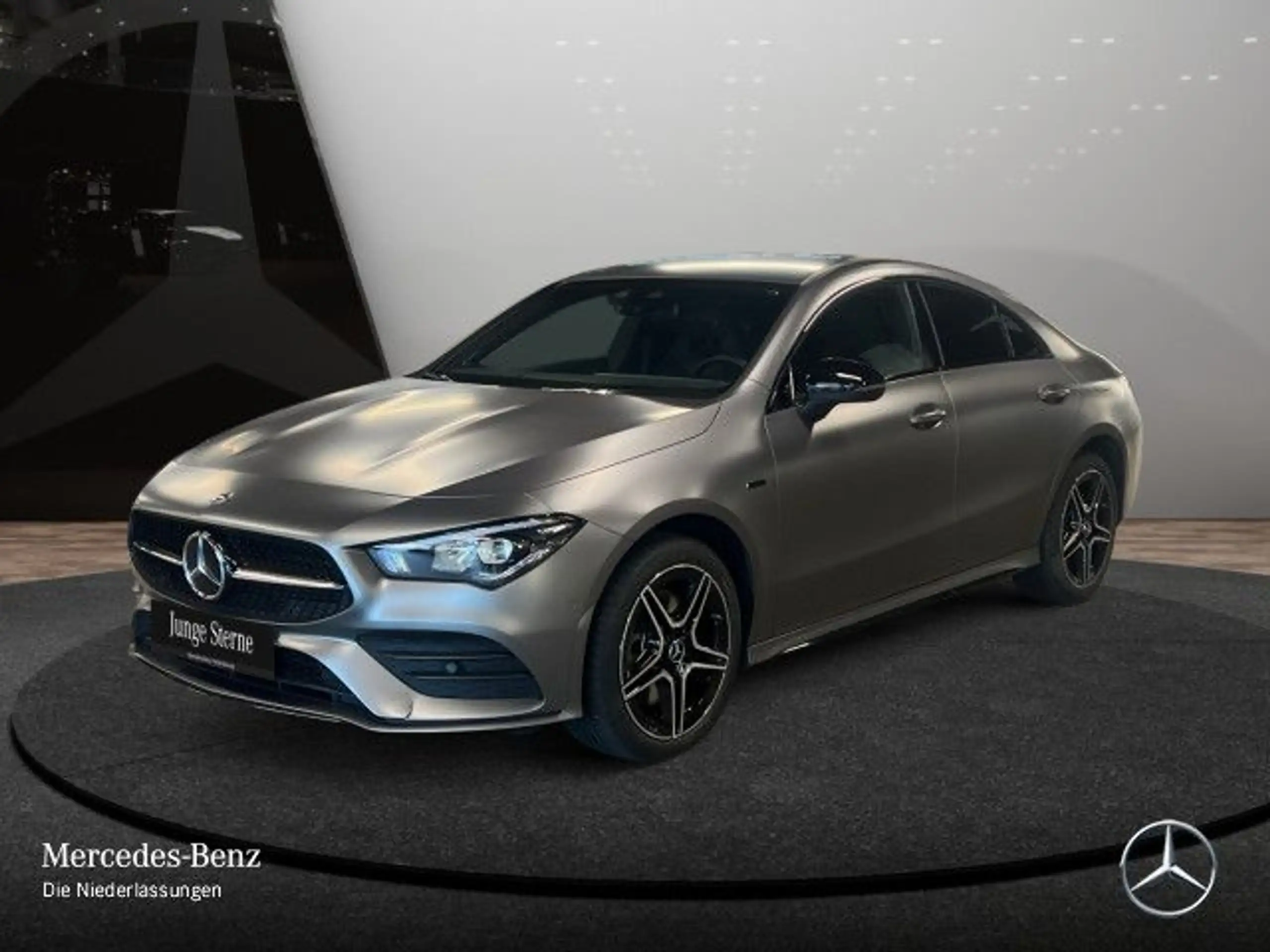 Mercedes-Benz - CLA 250