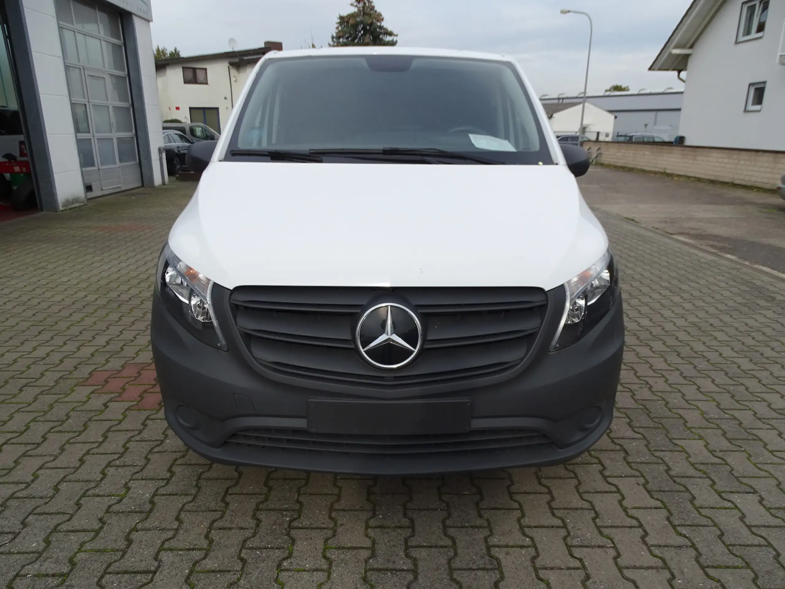 Mercedes-Benz - Vito