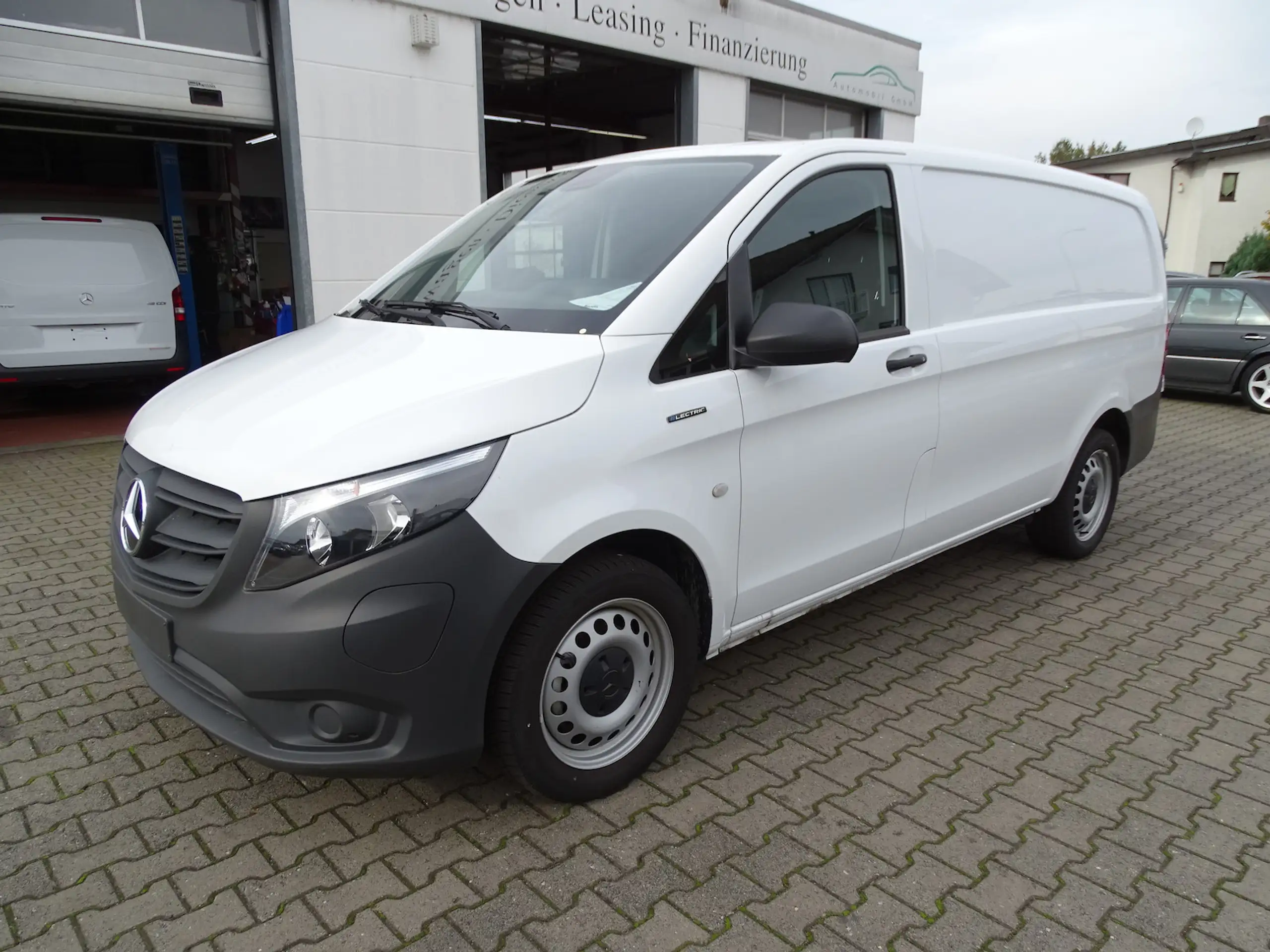 Mercedes-Benz - Vito