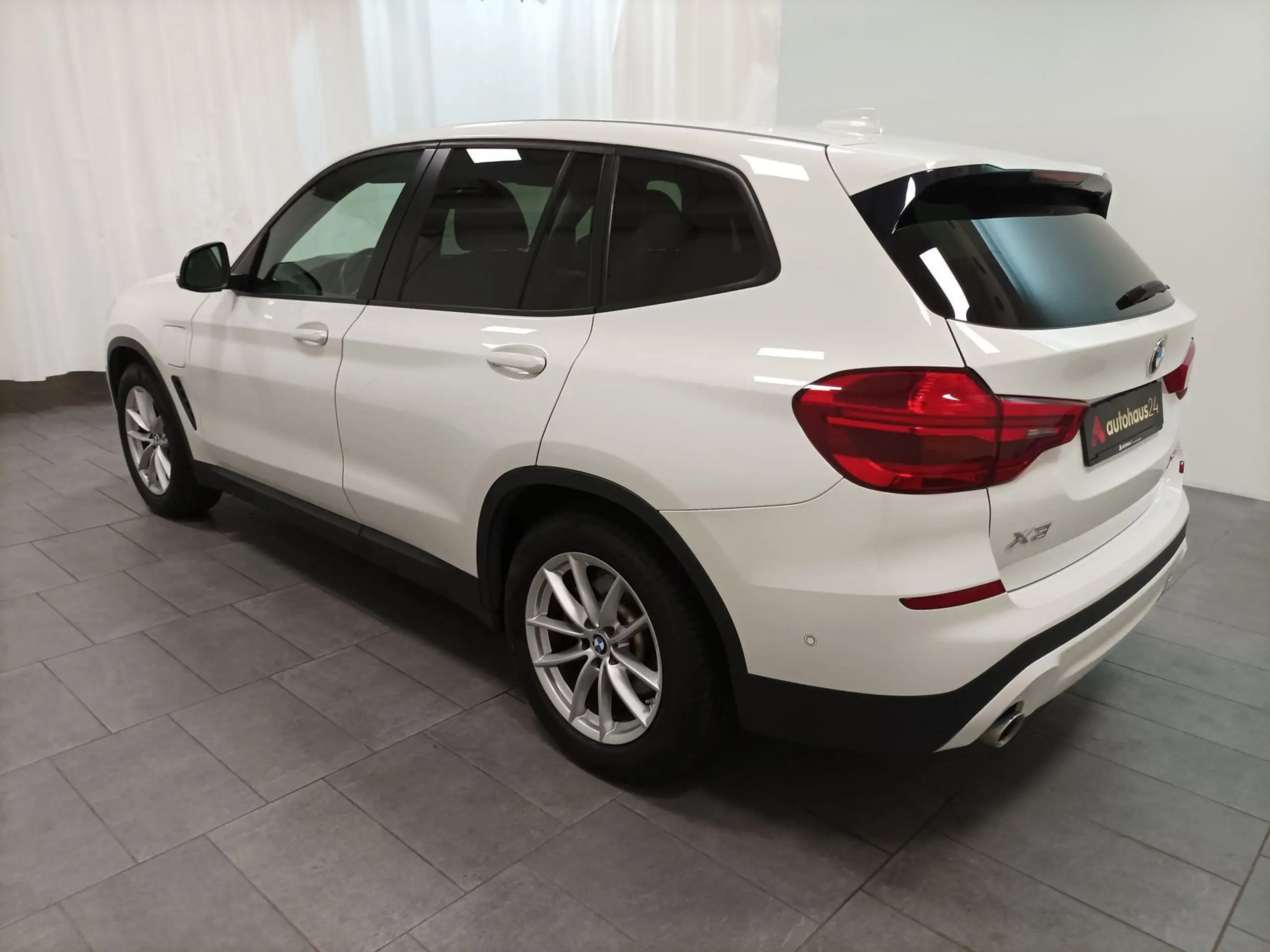 BMW - X3