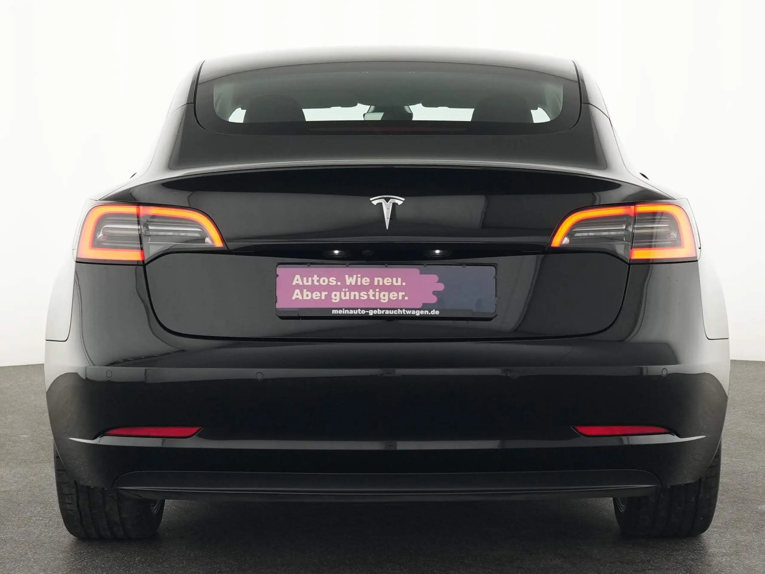 Tesla - Model 3