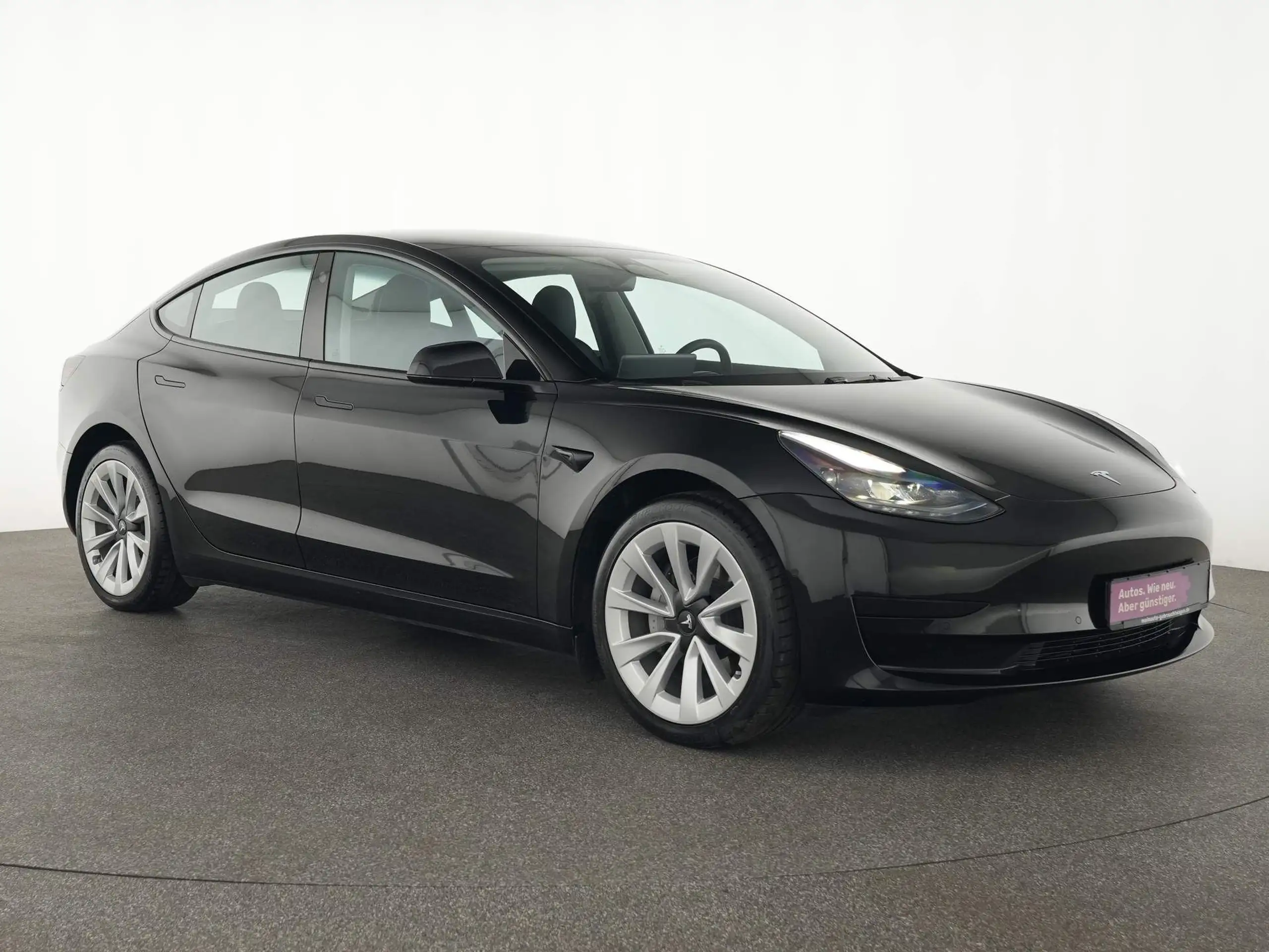 Tesla - Model 3