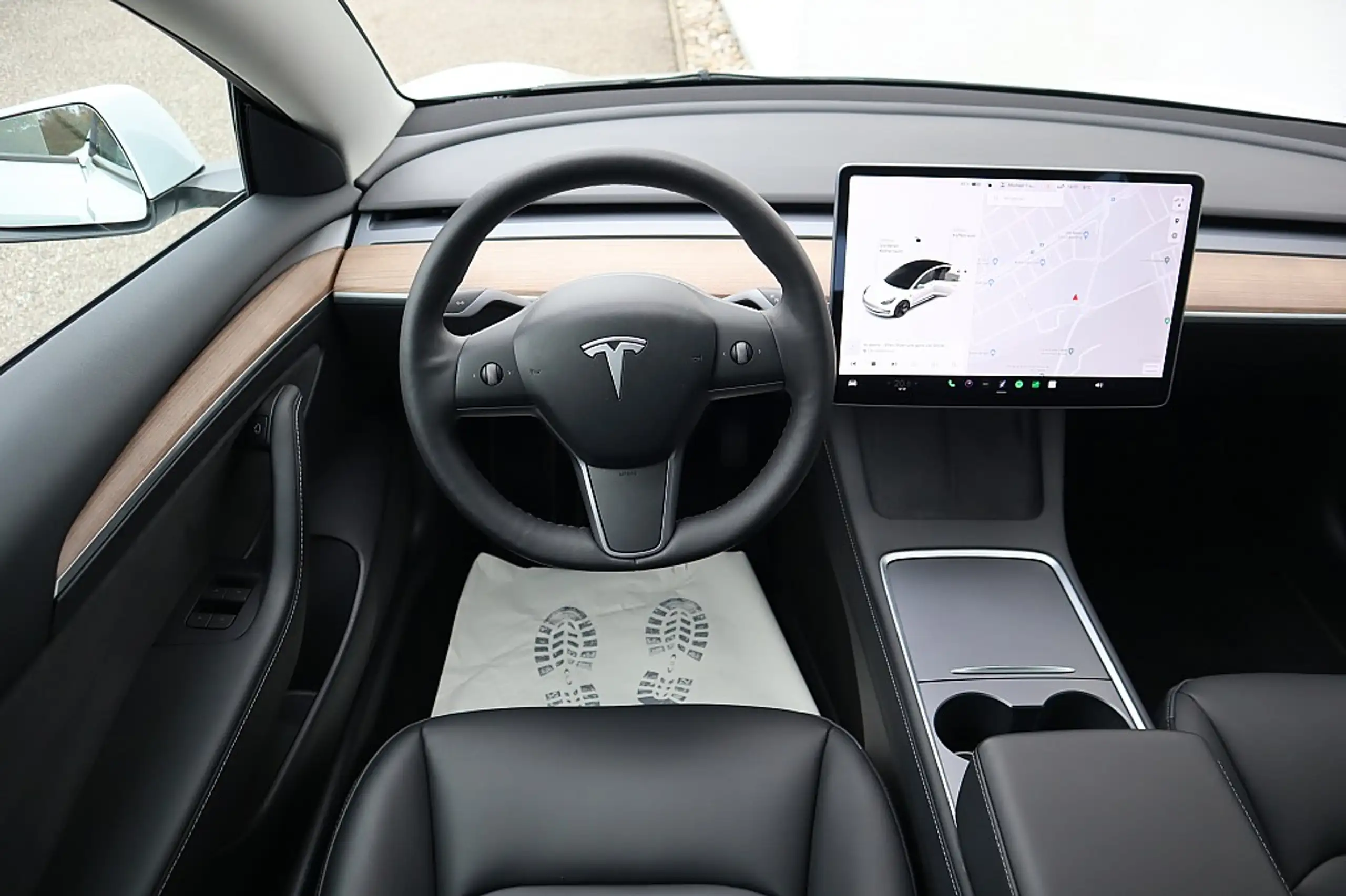 Tesla - Model 3