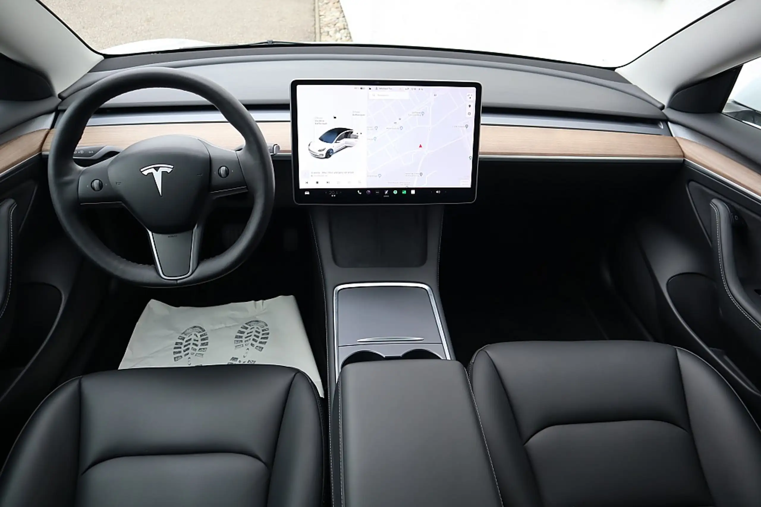 Tesla - Model 3