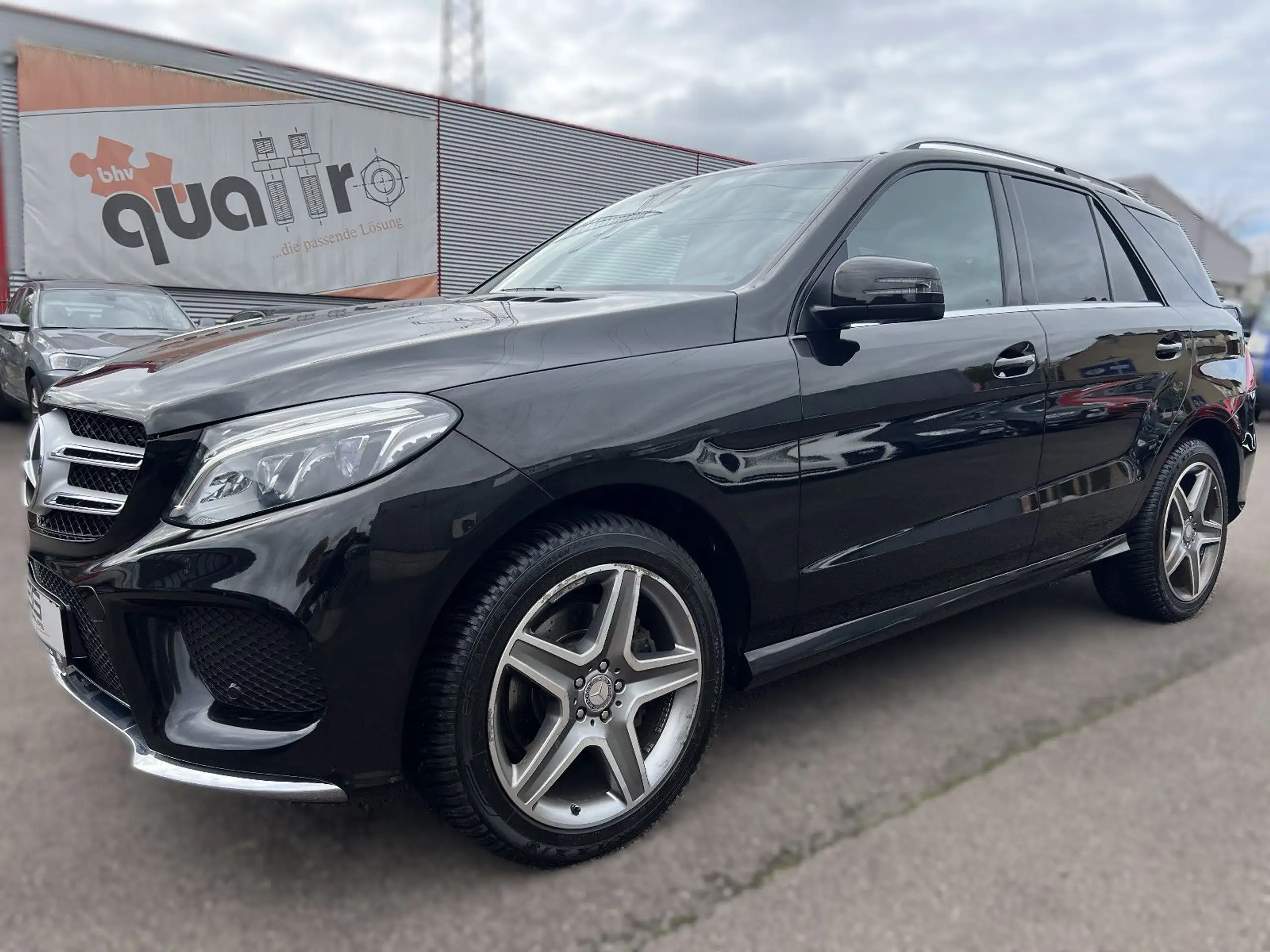 Mercedes-Benz - GLE 350