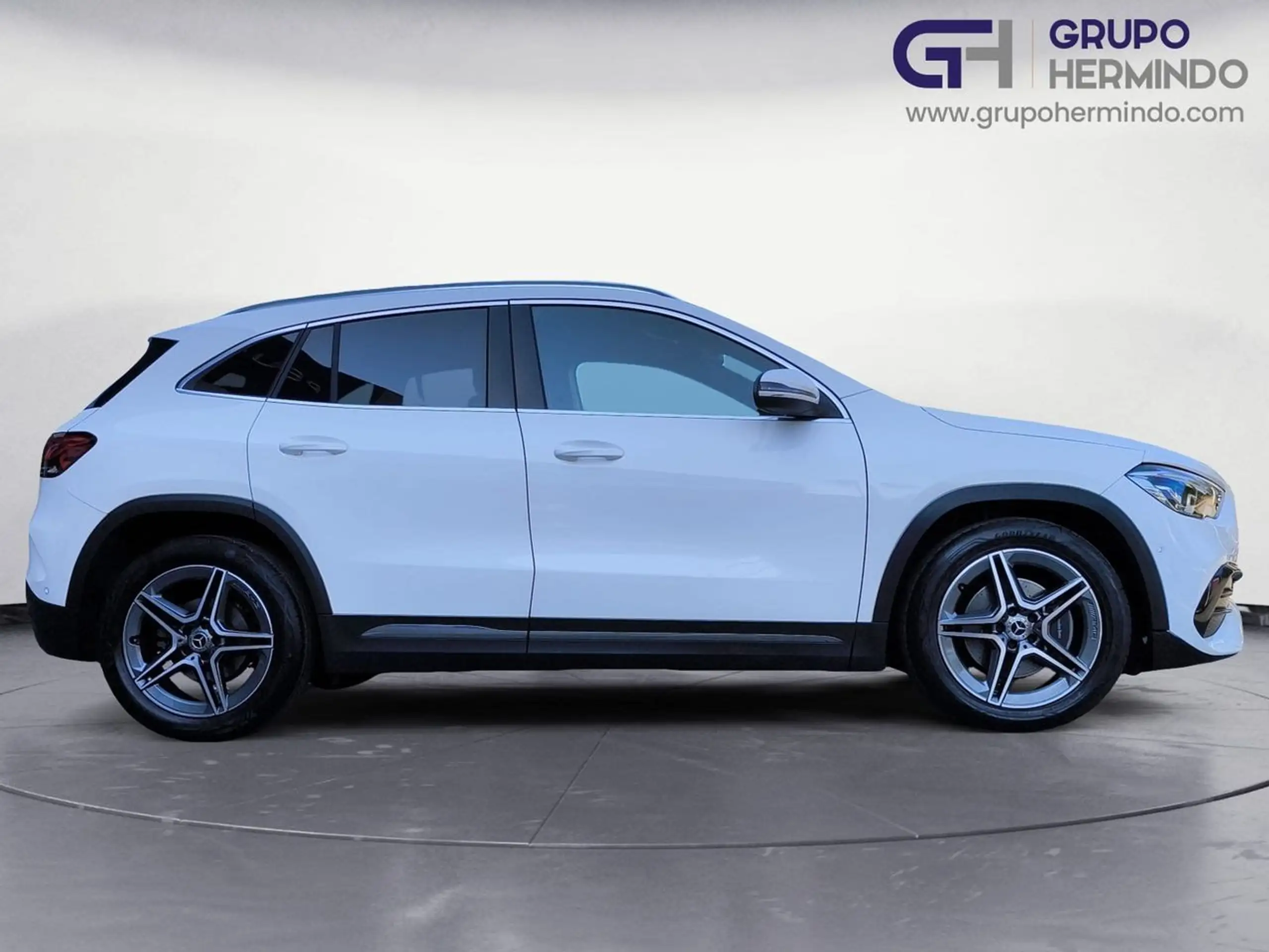 Mercedes-Benz - GLA 200