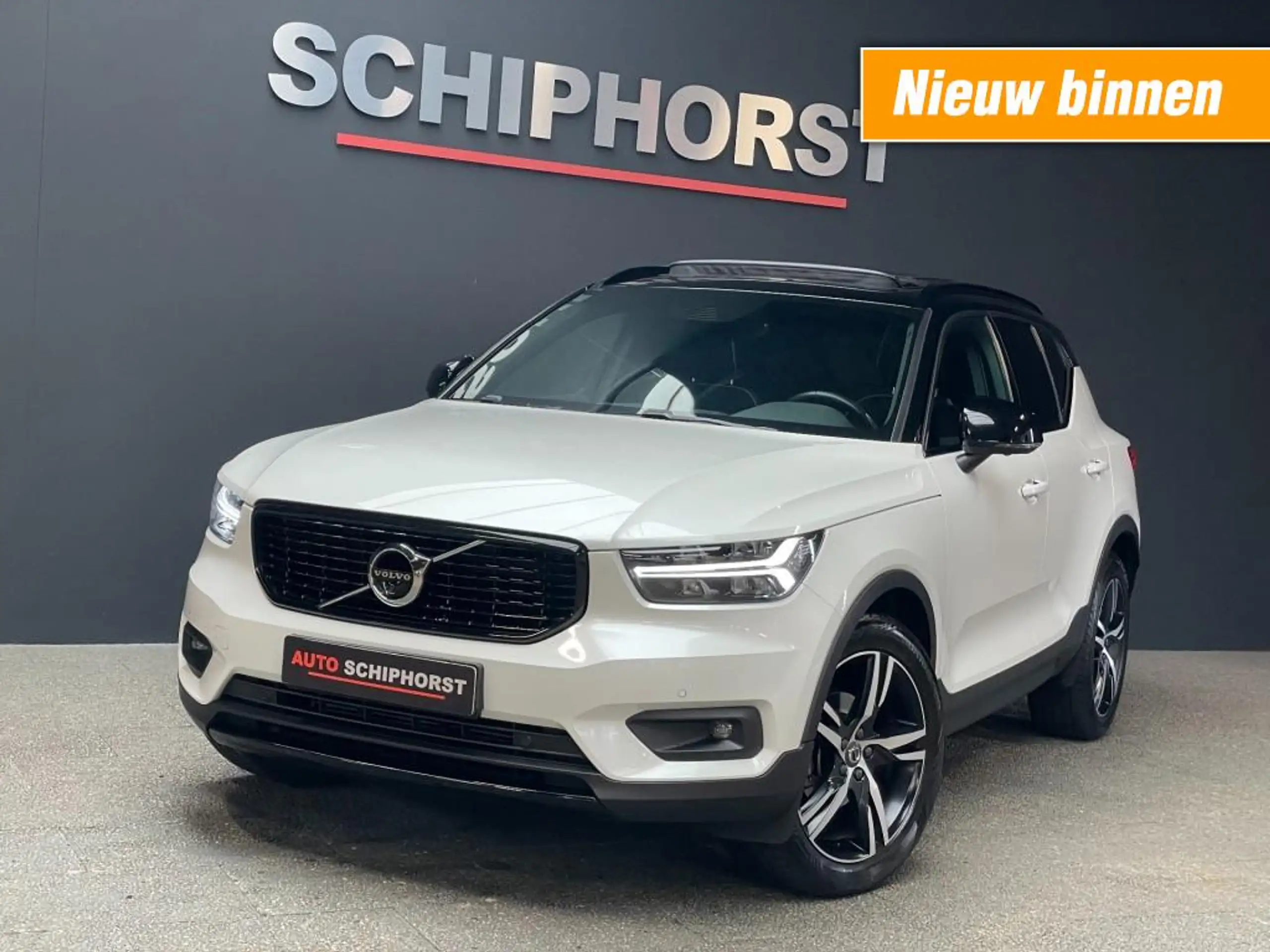 Volvo - XC40