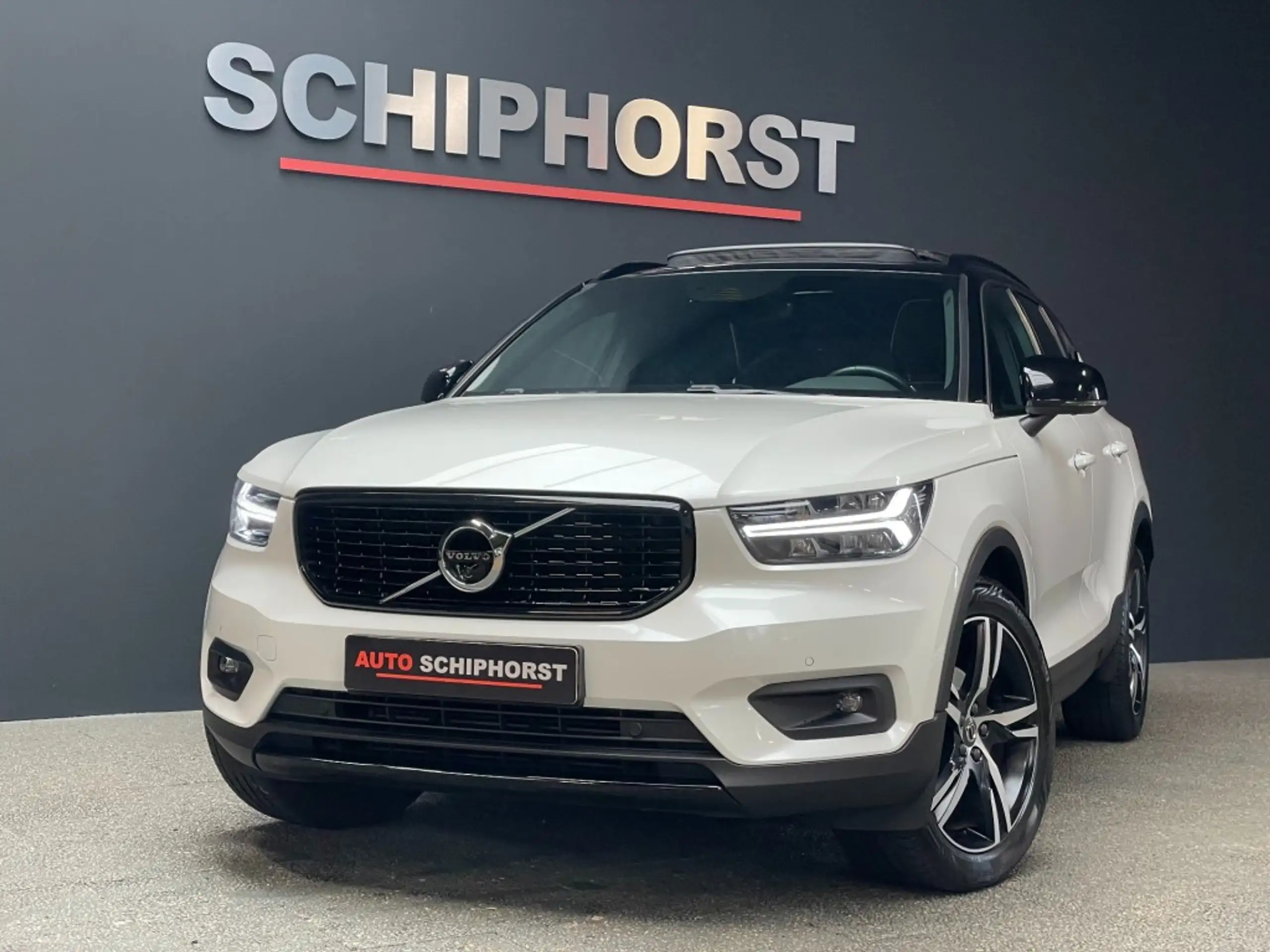 Volvo - XC40