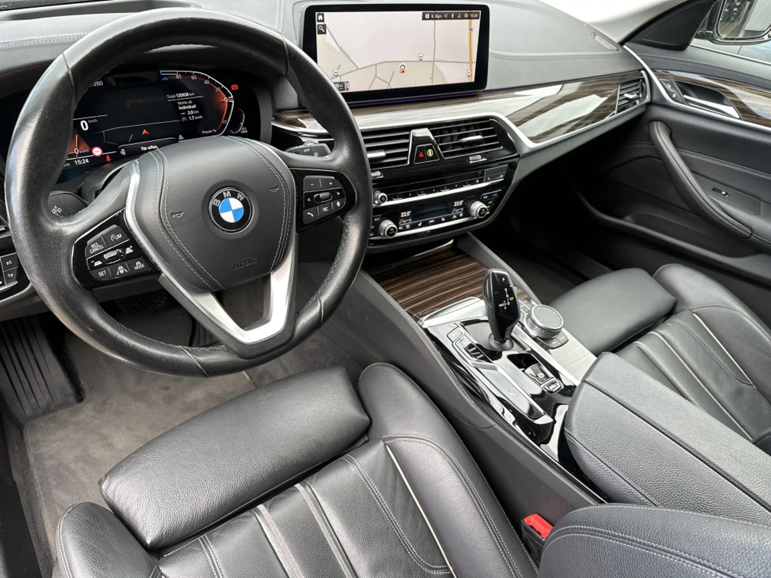 BMW - 520