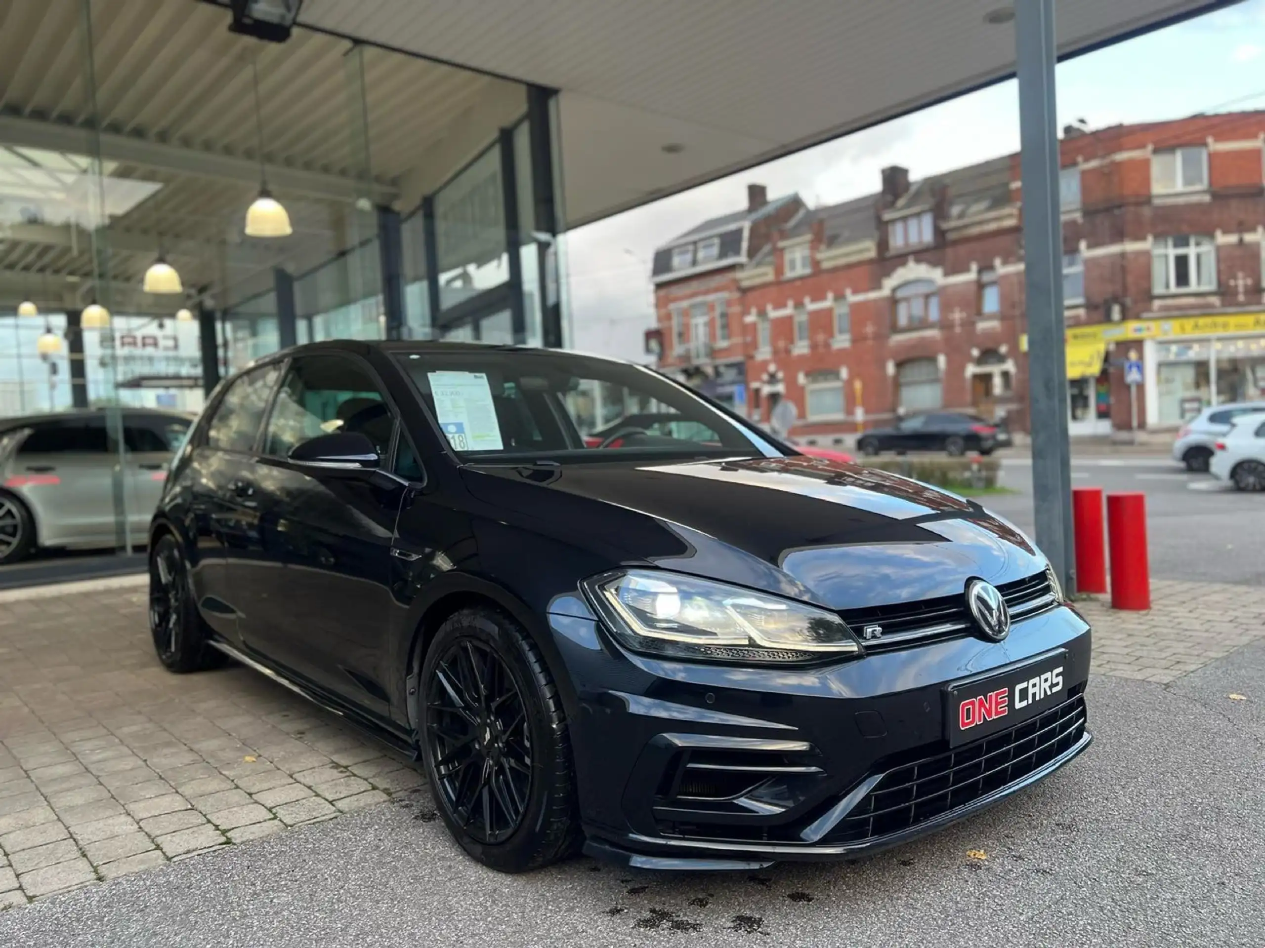 Volkswagen - Golf