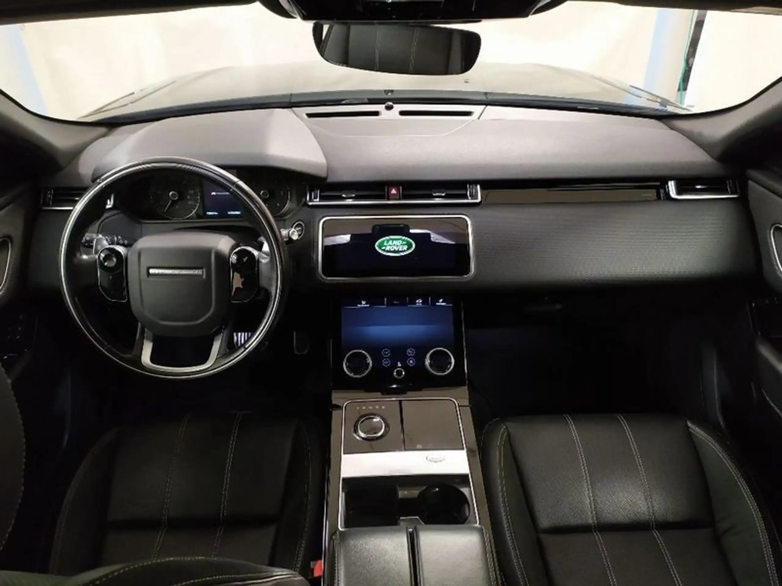 Land Rover - Range Rover Velar