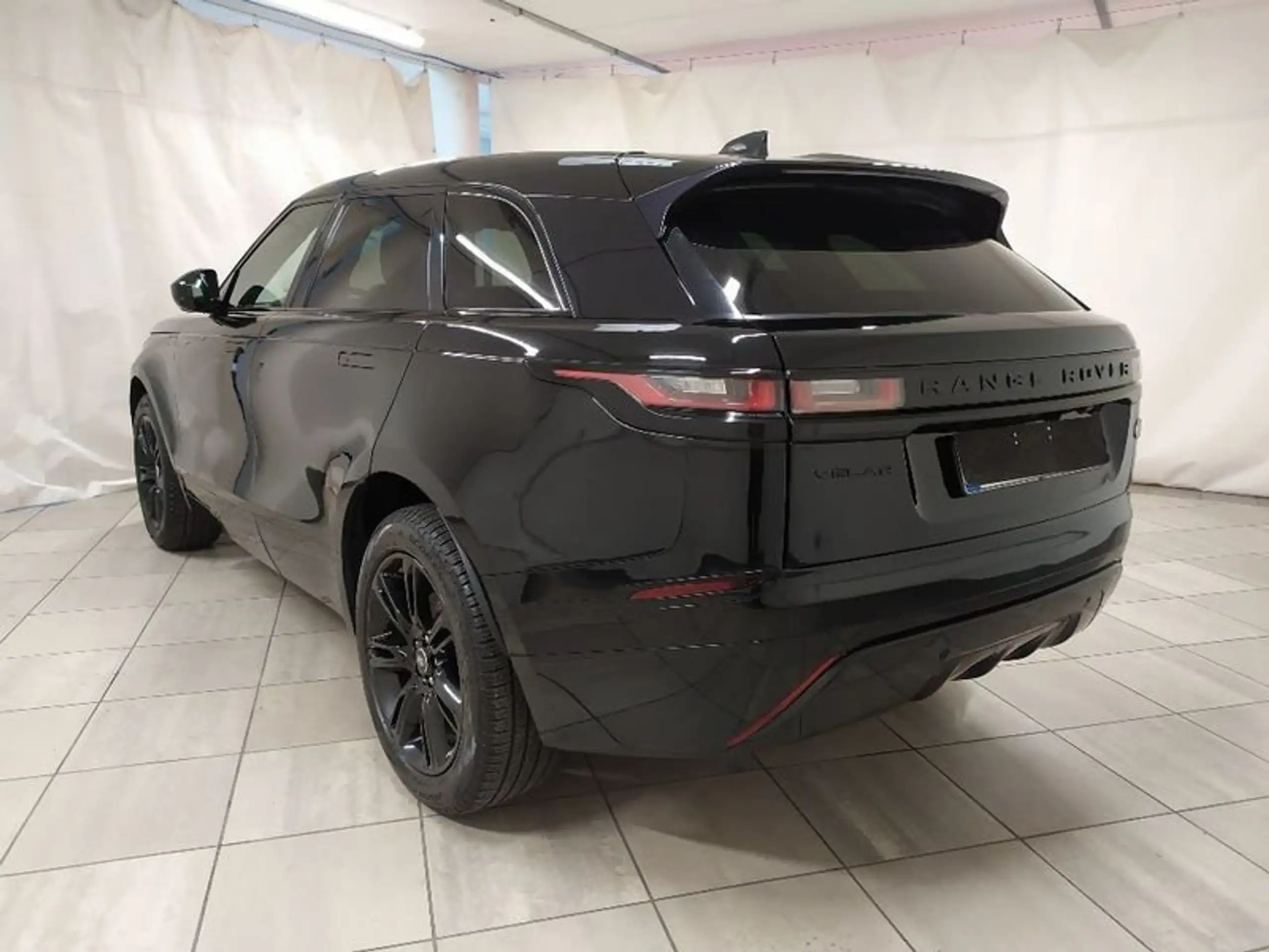 Land Rover - Range Rover Velar