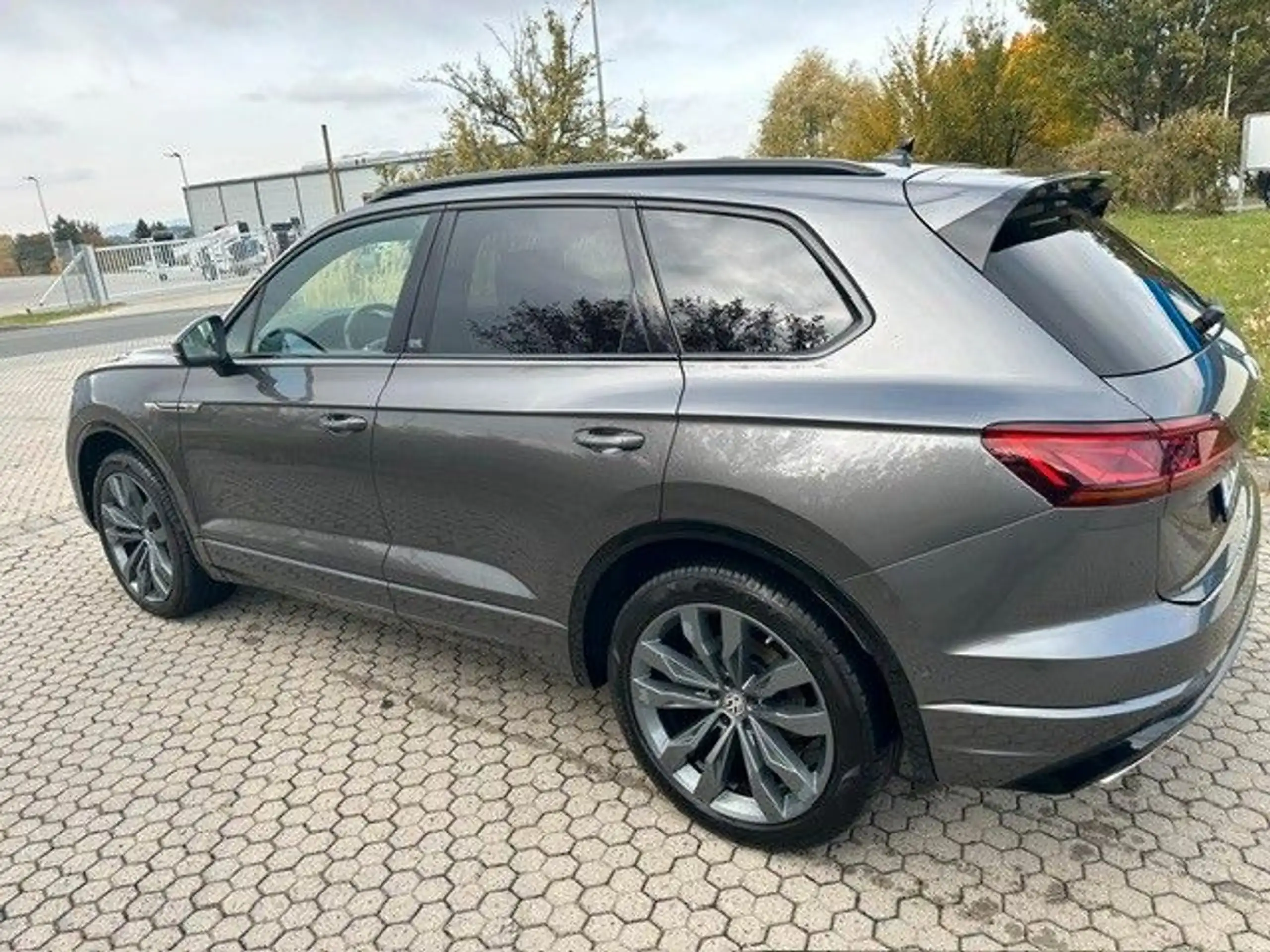 Volkswagen - Touareg