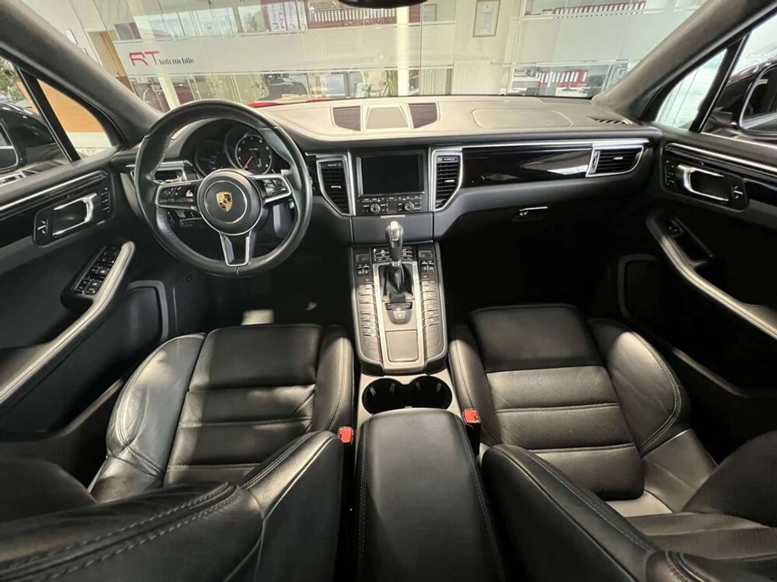 Porsche - Macan