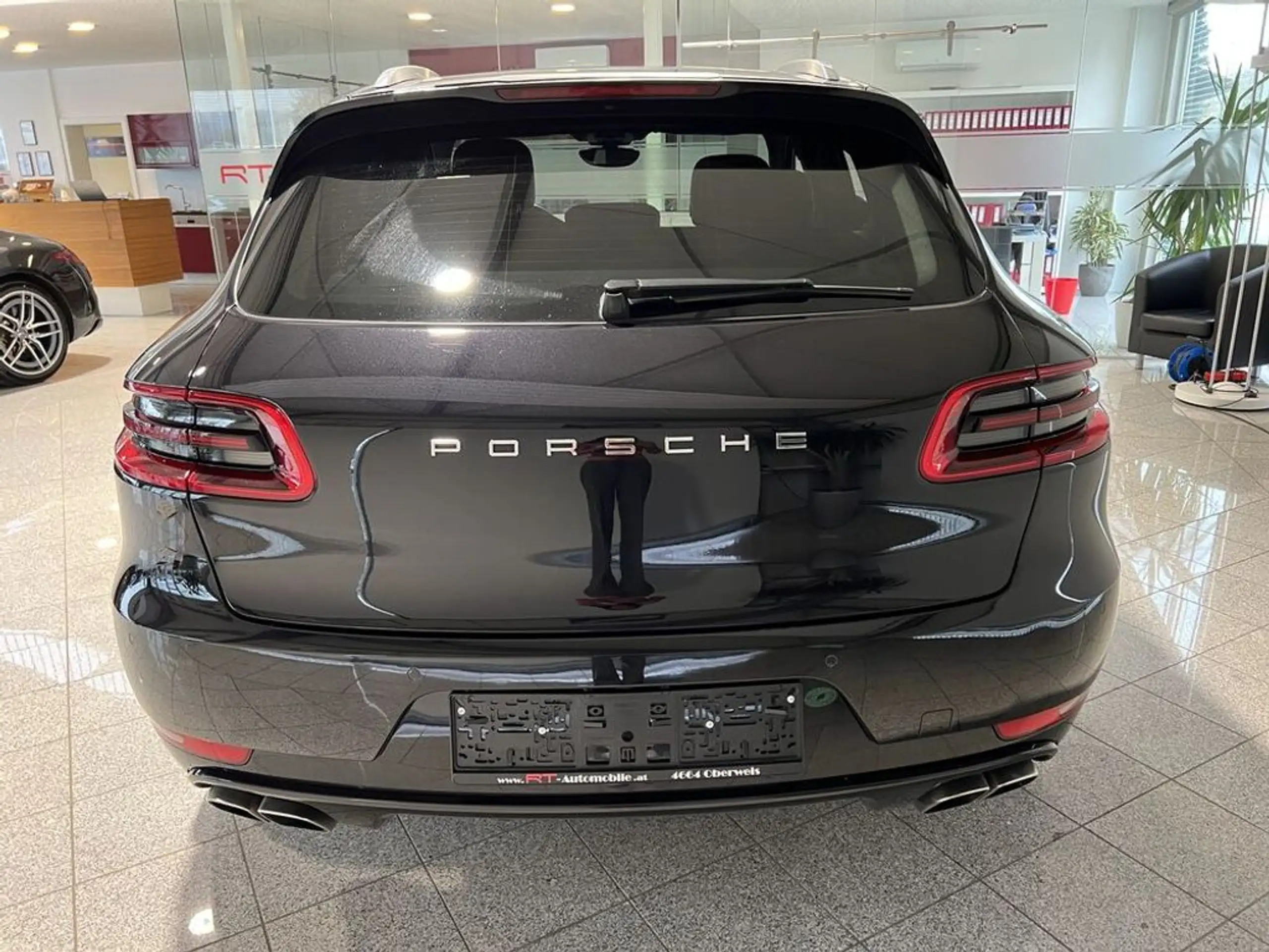 Porsche - Macan