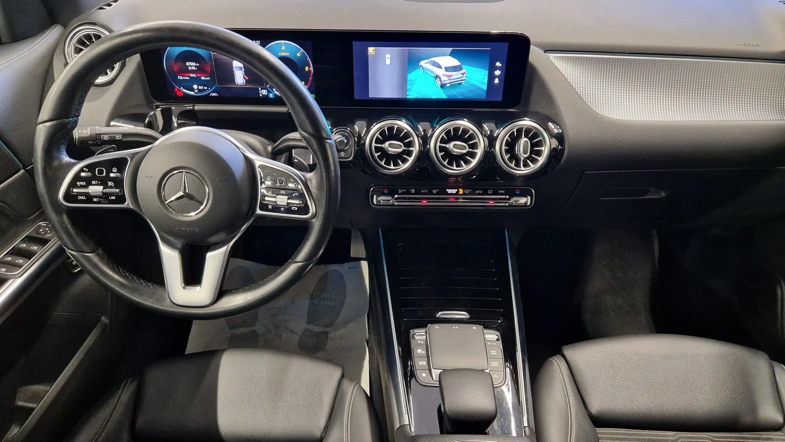 Mercedes-Benz - GLA 200