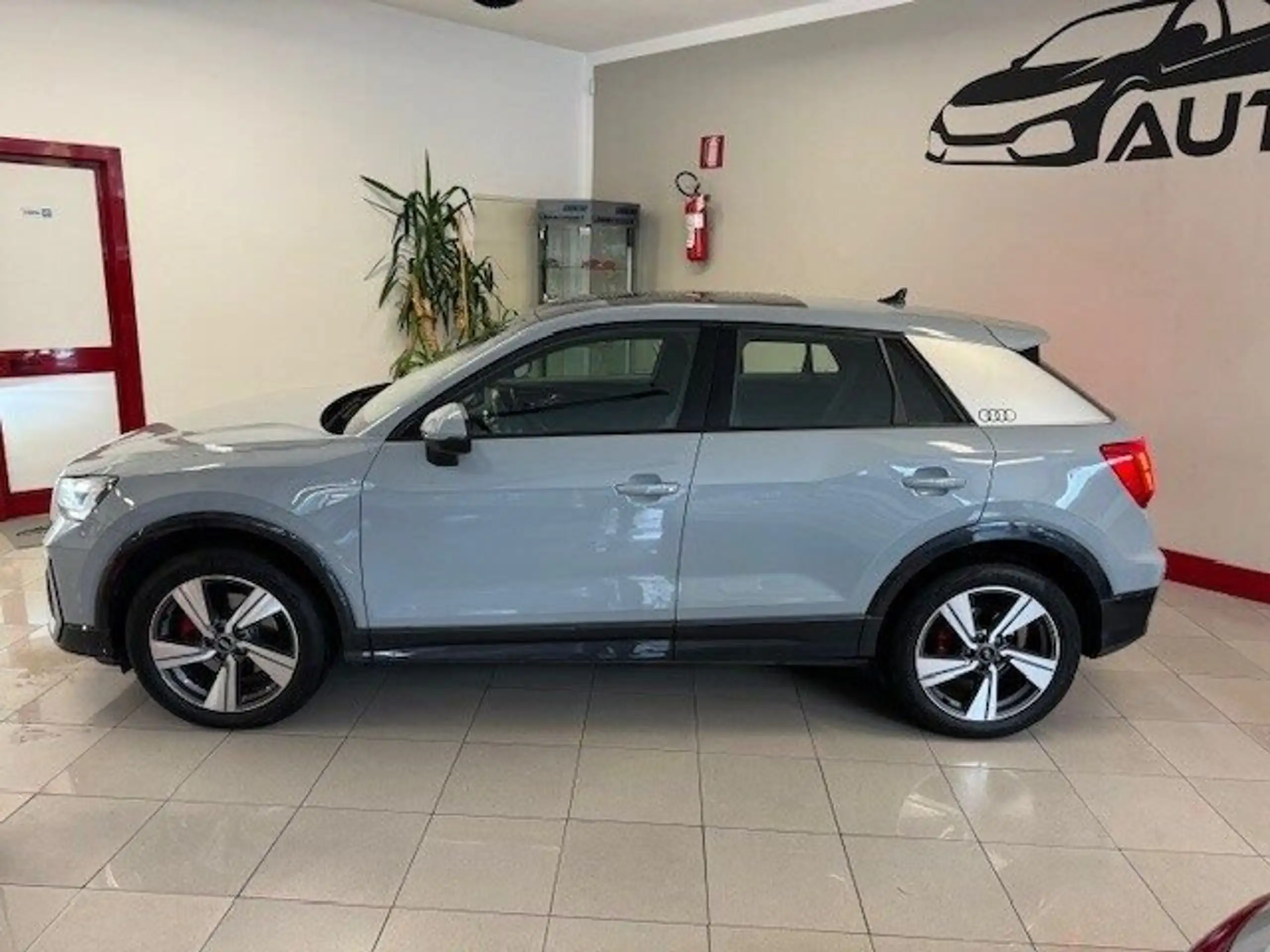 Audi - Q2