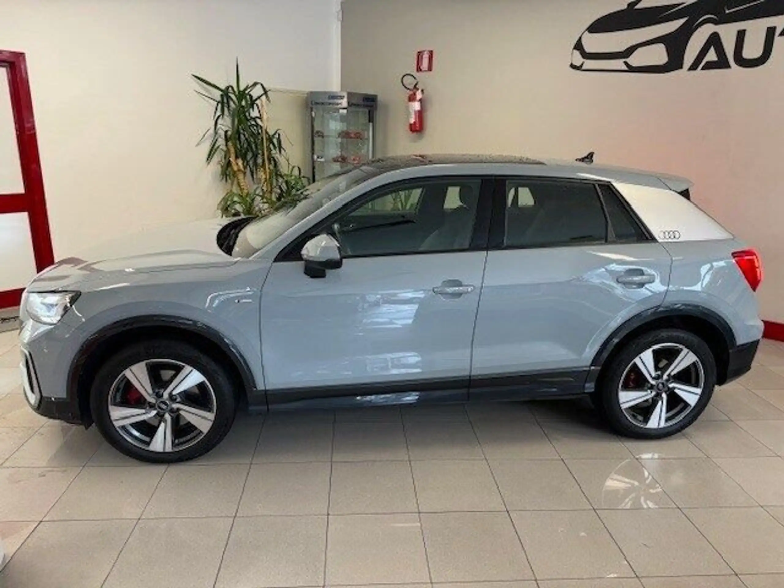 Audi - Q2