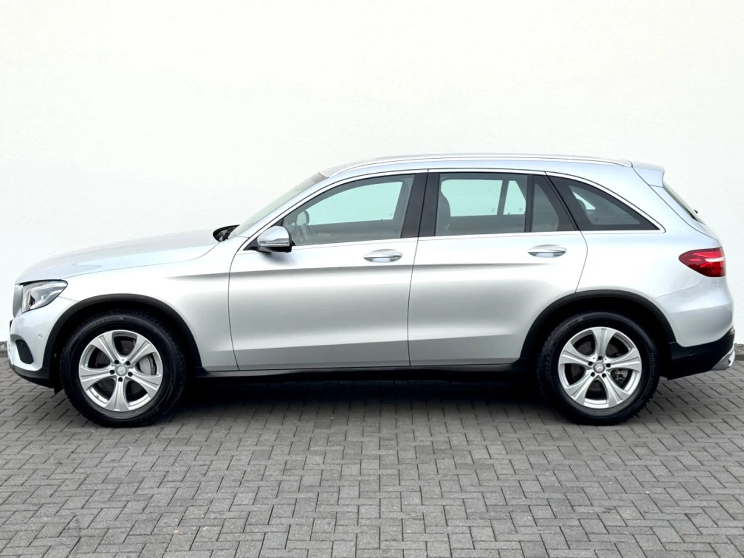 Mercedes-Benz - GLC 250