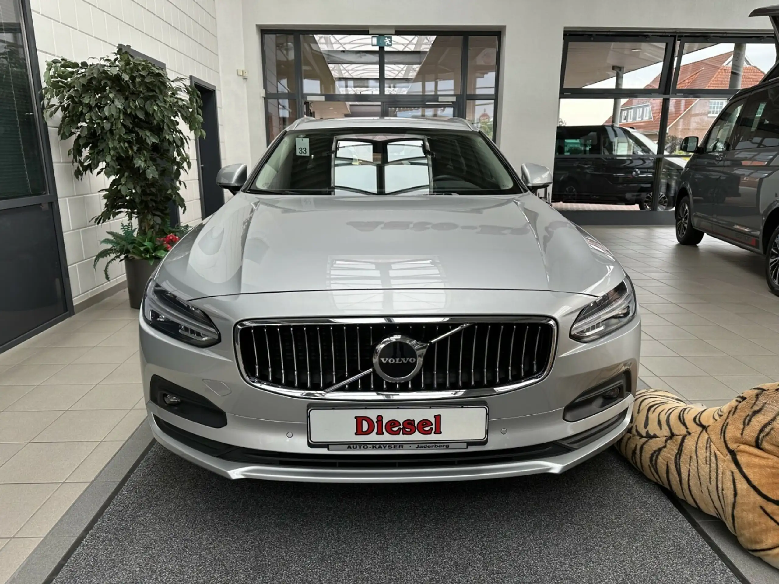 Volvo - V90