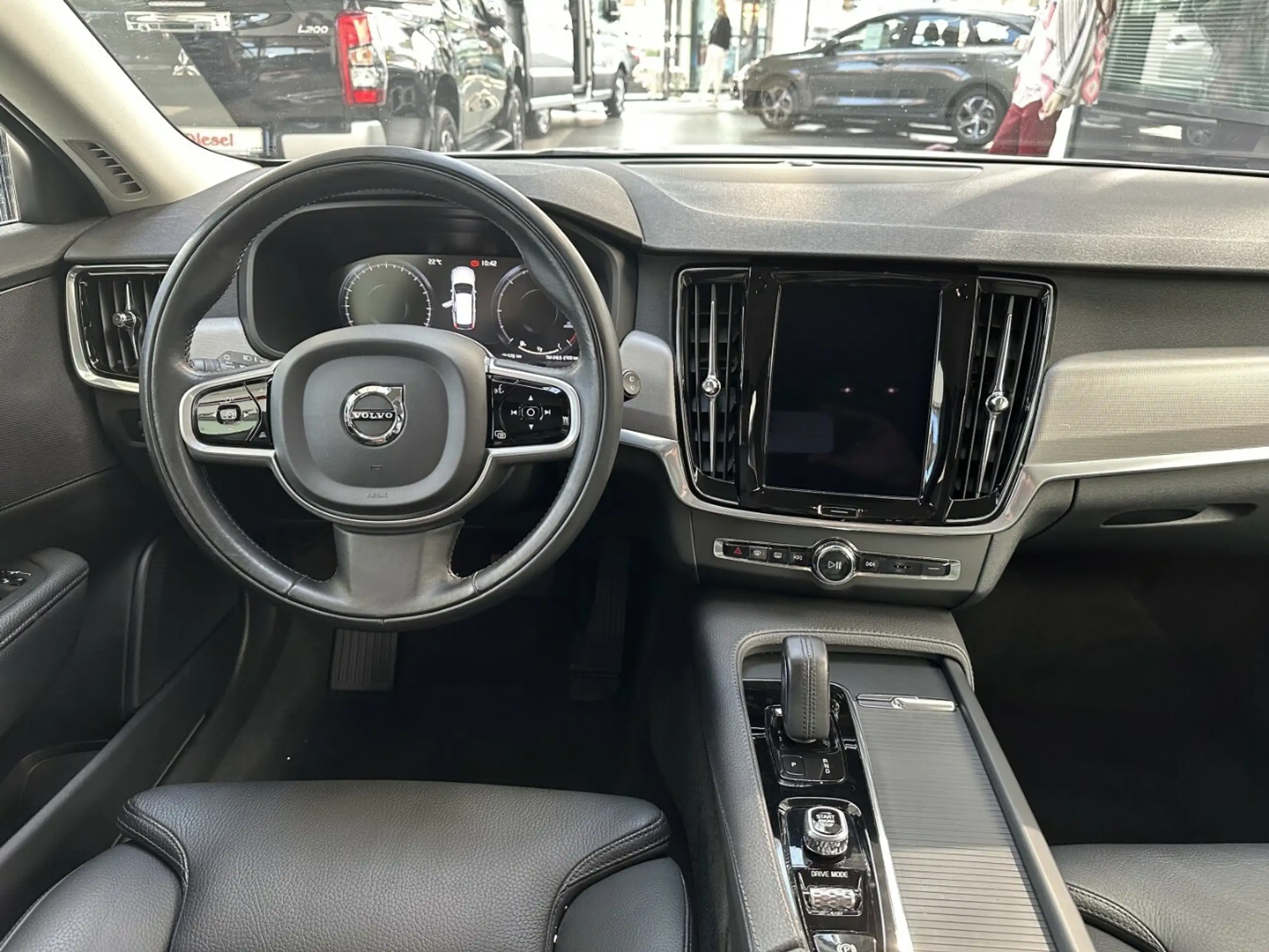 Volvo - V90