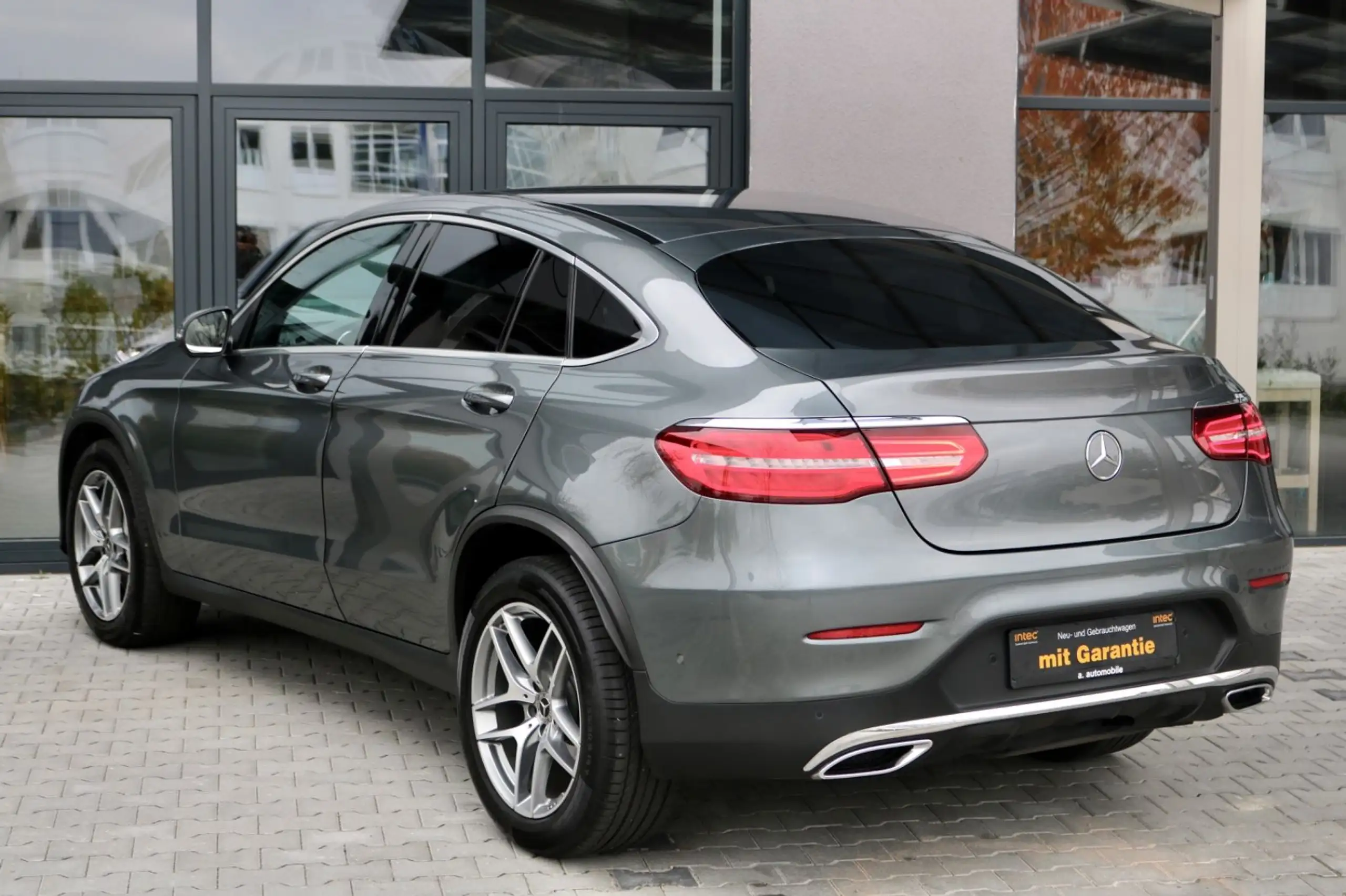 Mercedes-Benz - GLC 220