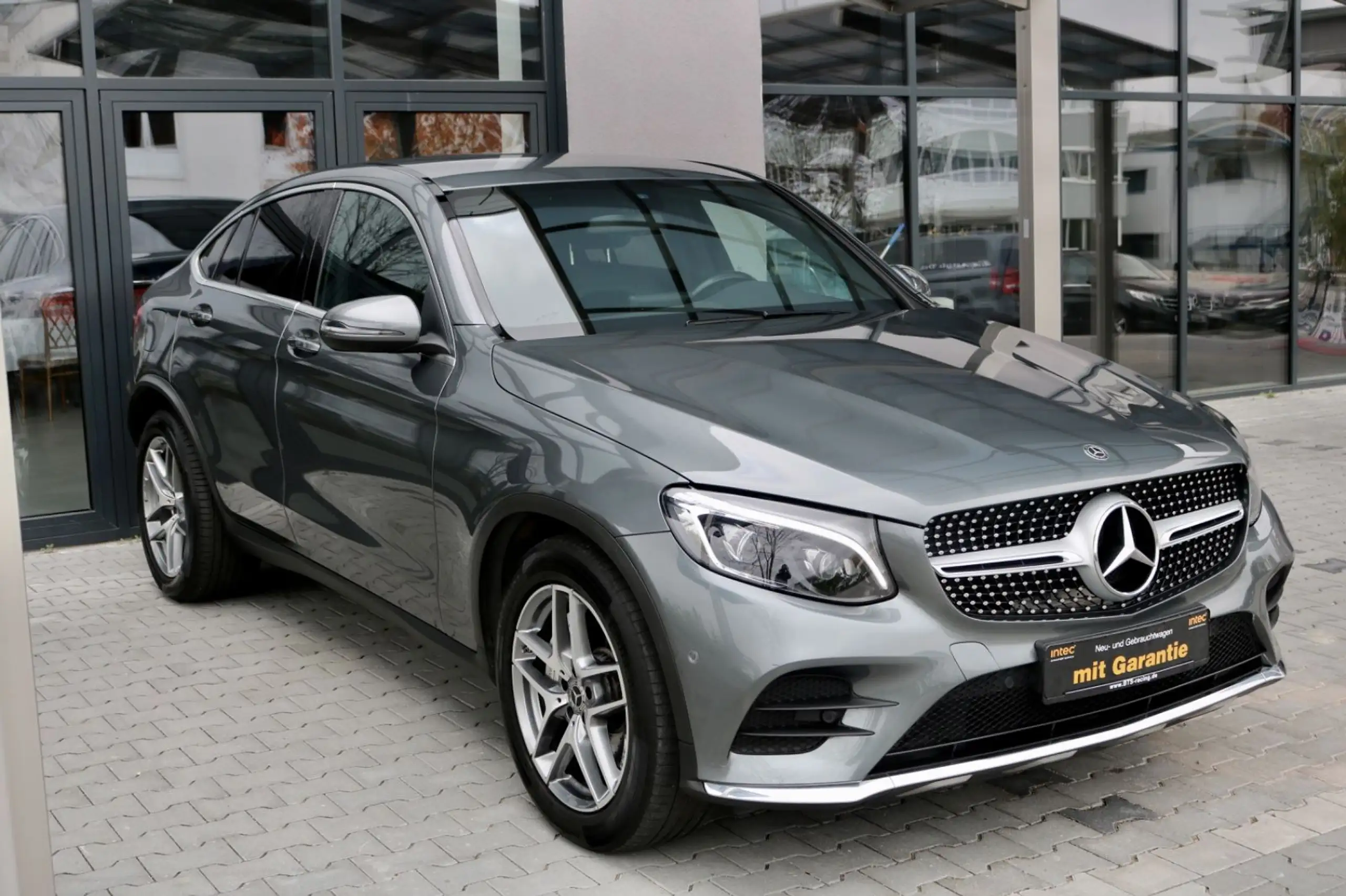 Mercedes-Benz - GLC 220