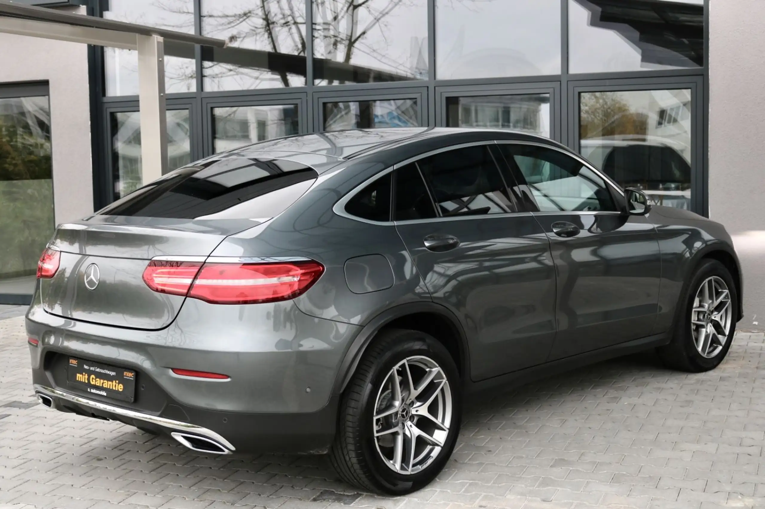 Mercedes-Benz - GLC 220