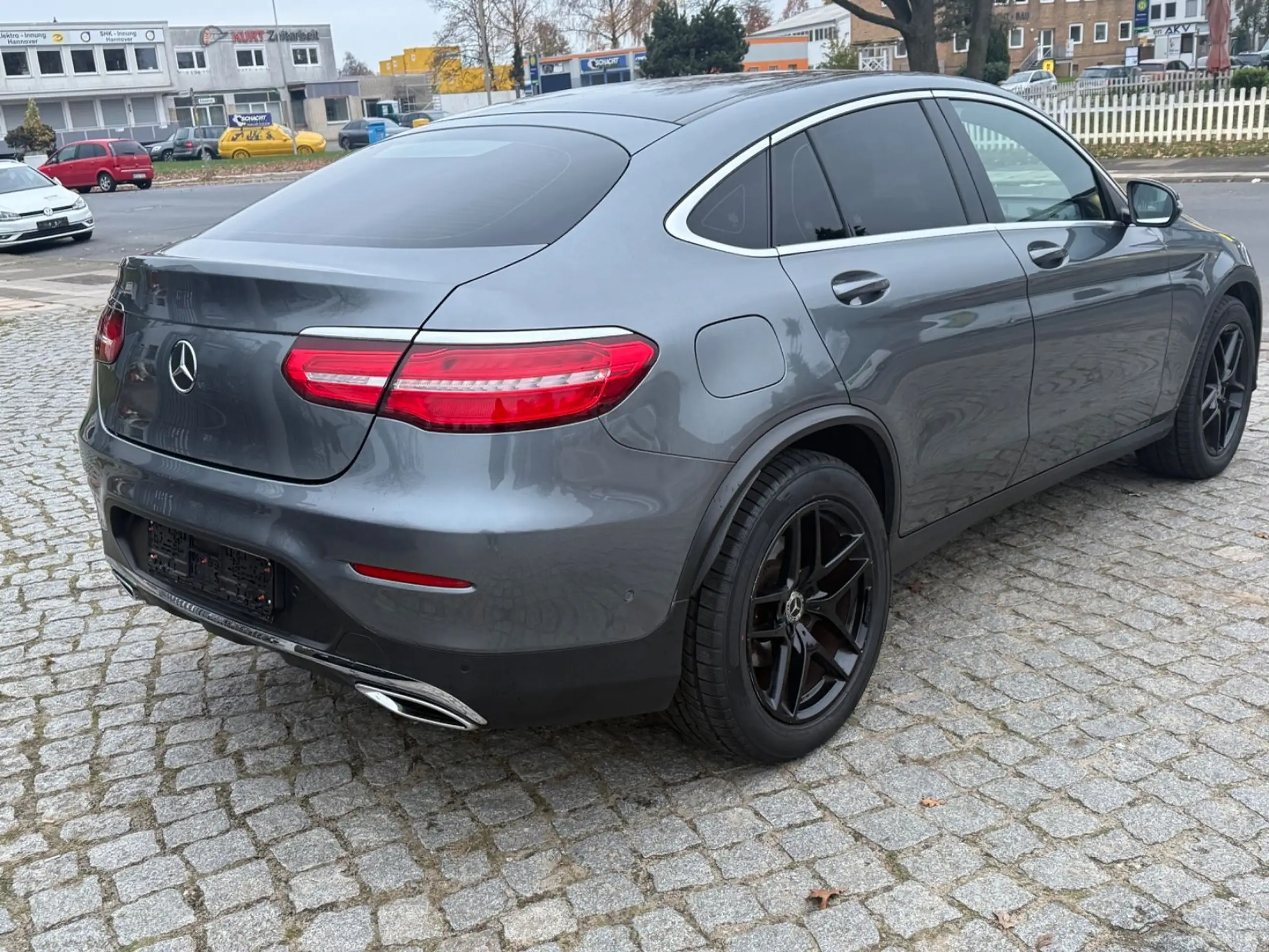 Mercedes-Benz - GLC 220