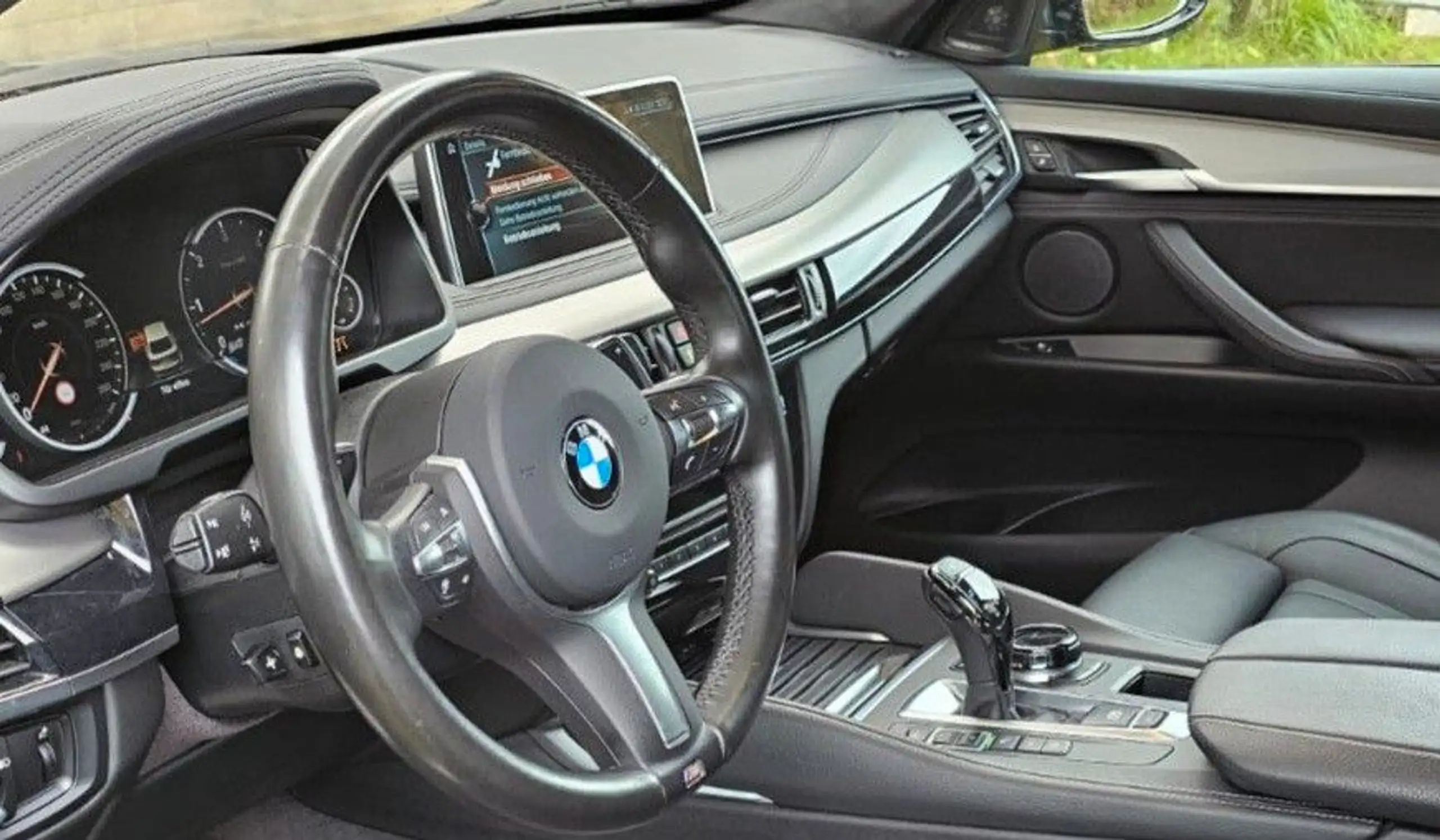 BMW - X6