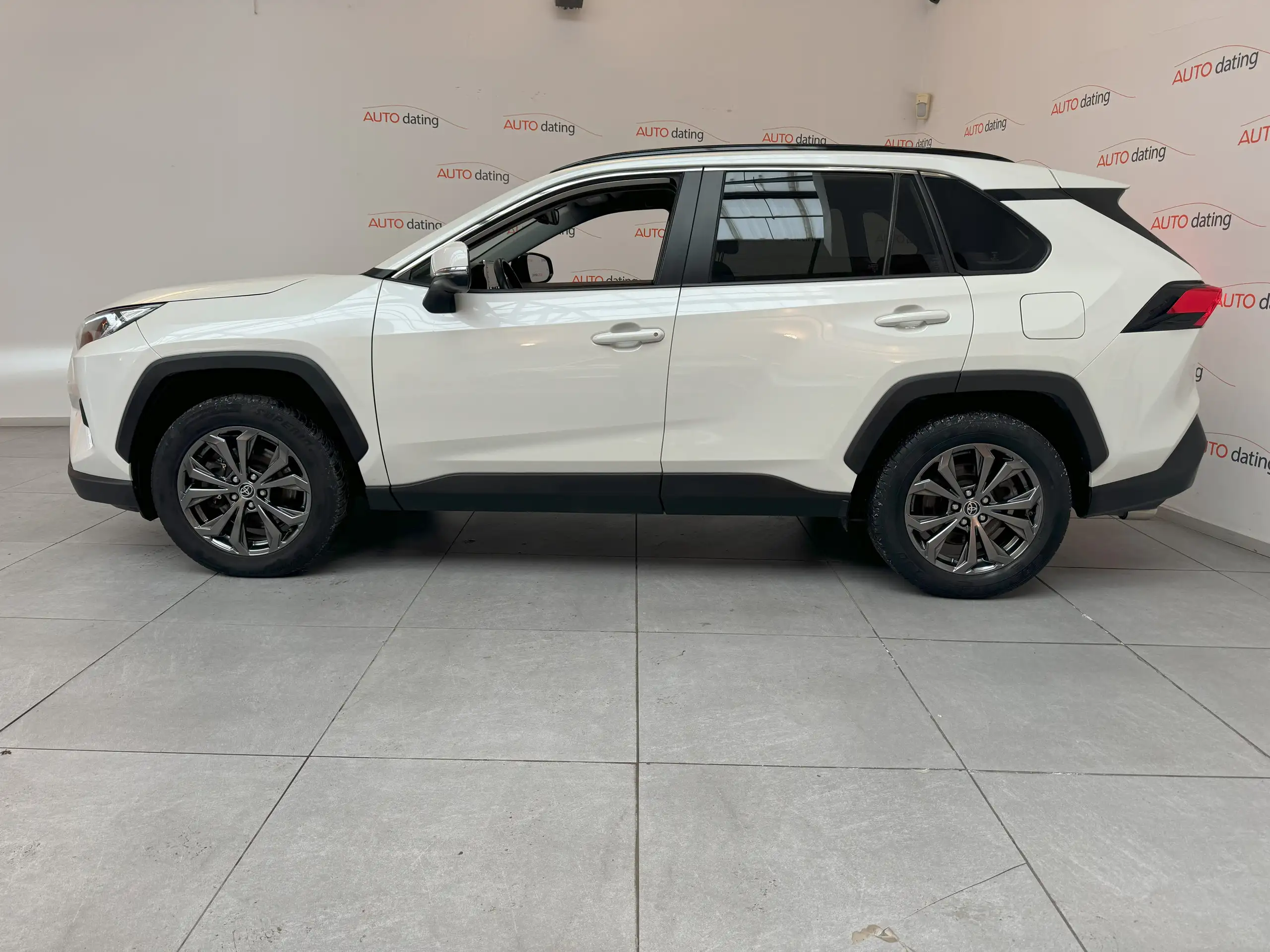 Toyota - RAV 4