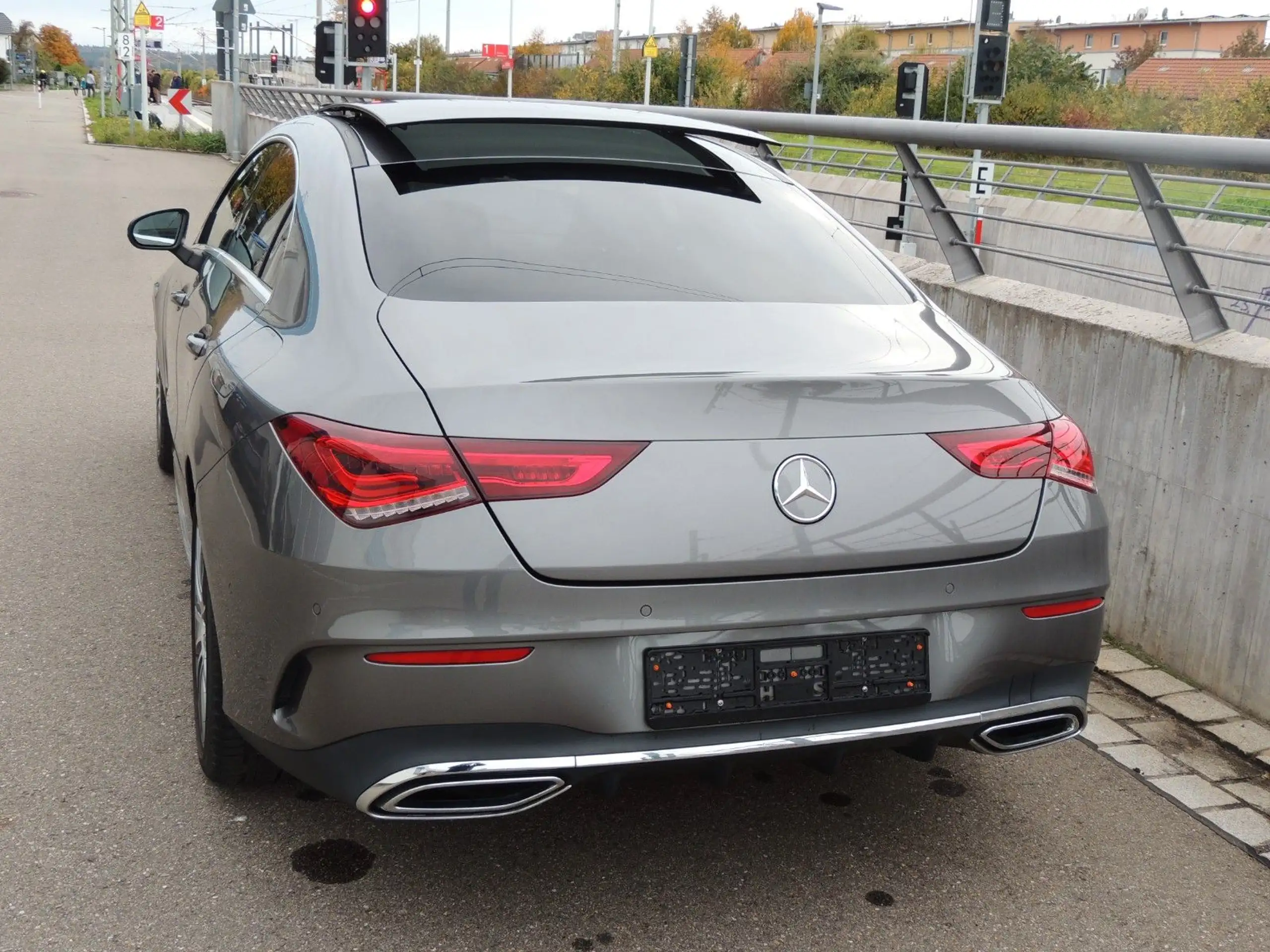 Mercedes-Benz - CLA 200