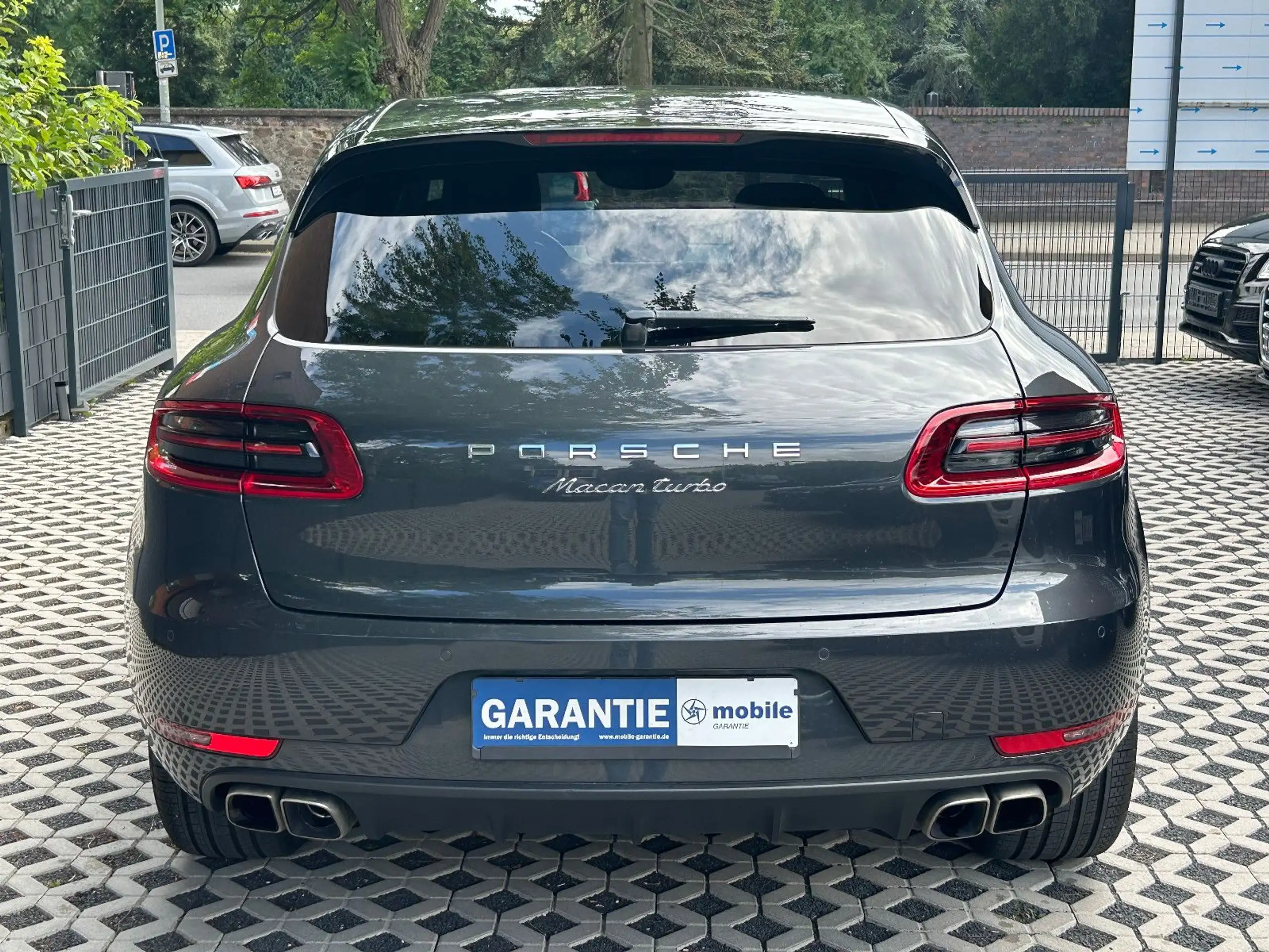 Porsche - Macan