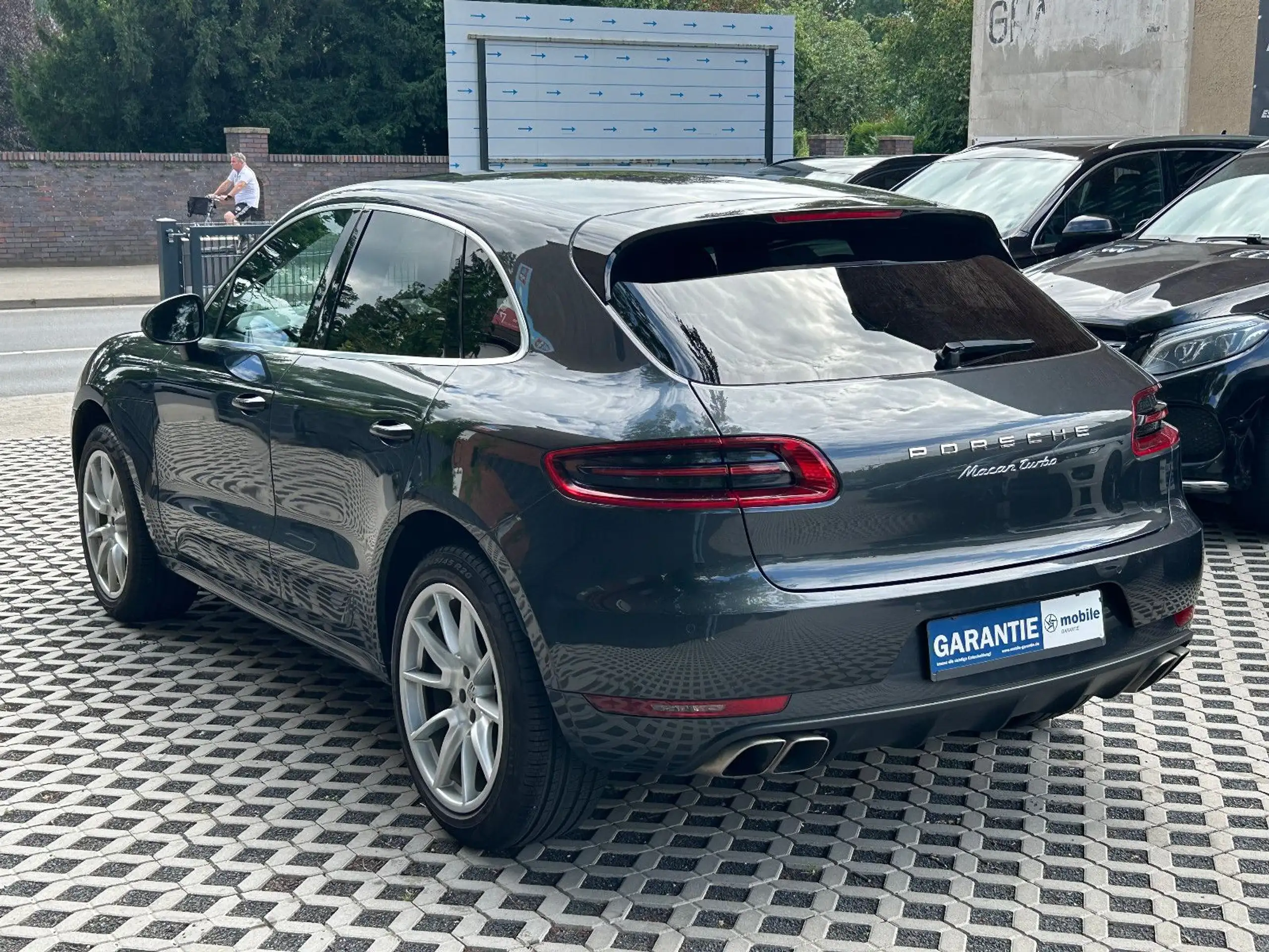 Porsche - Macan