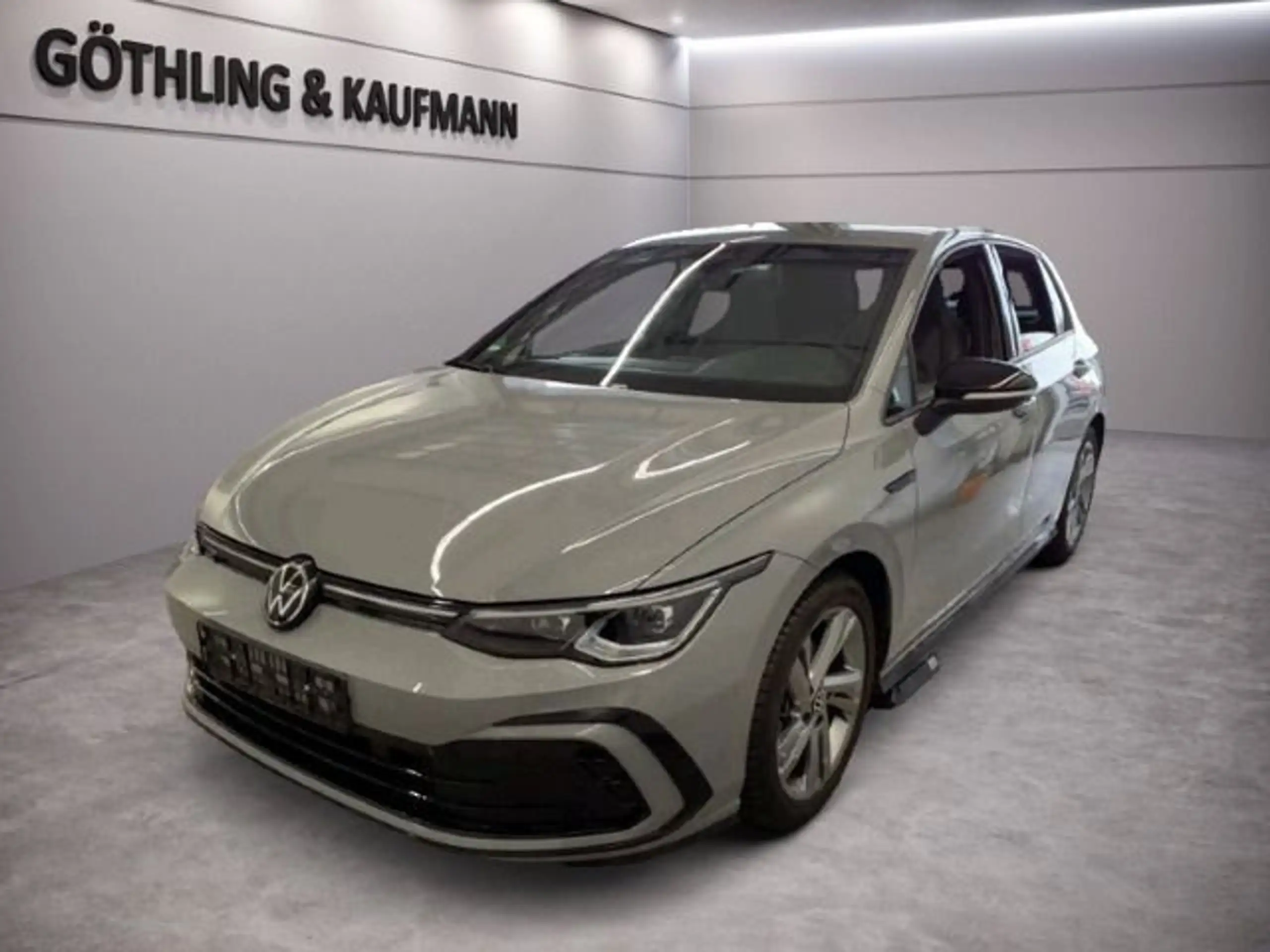 Volkswagen - Golf