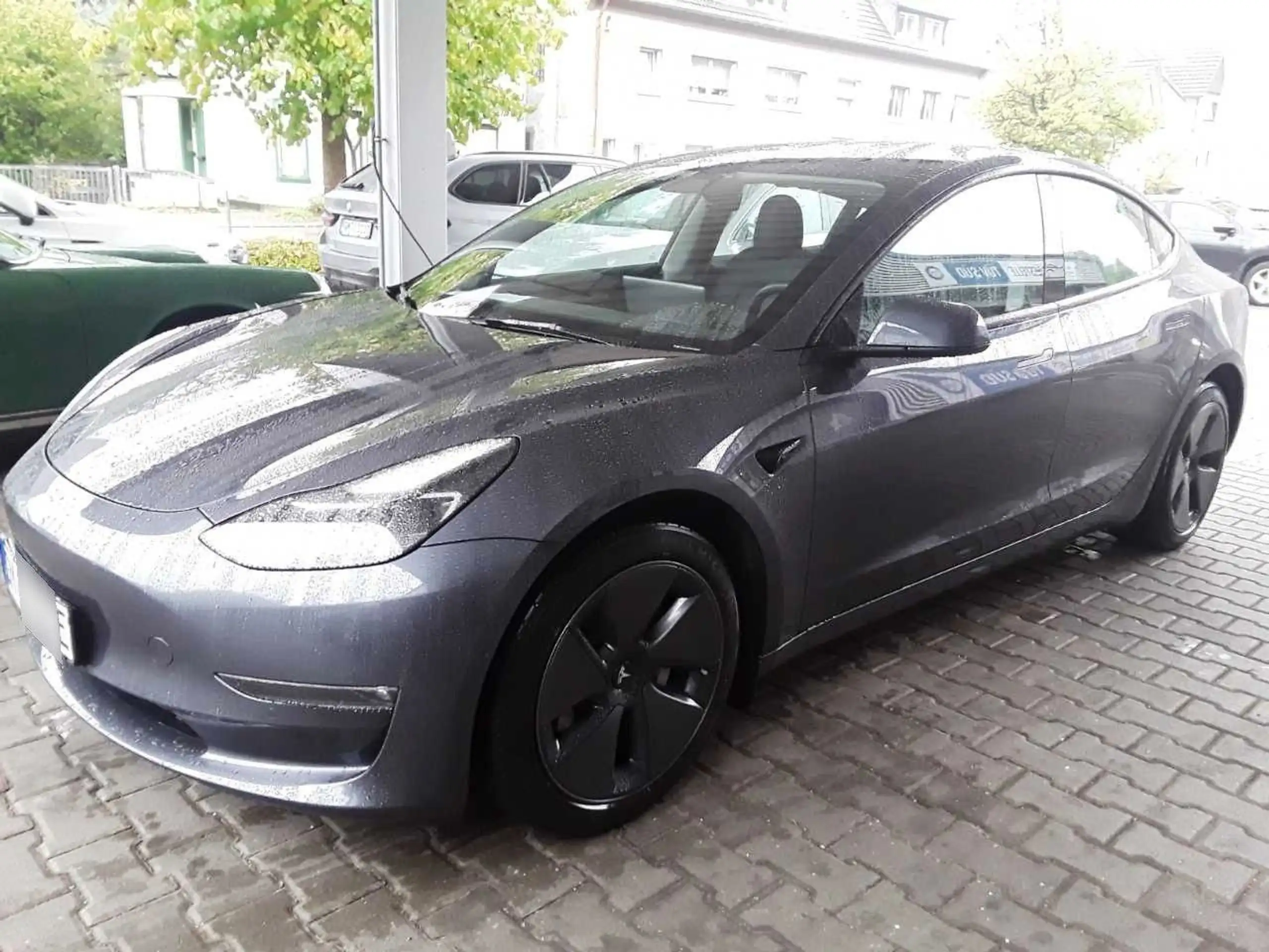 Tesla - Model 3