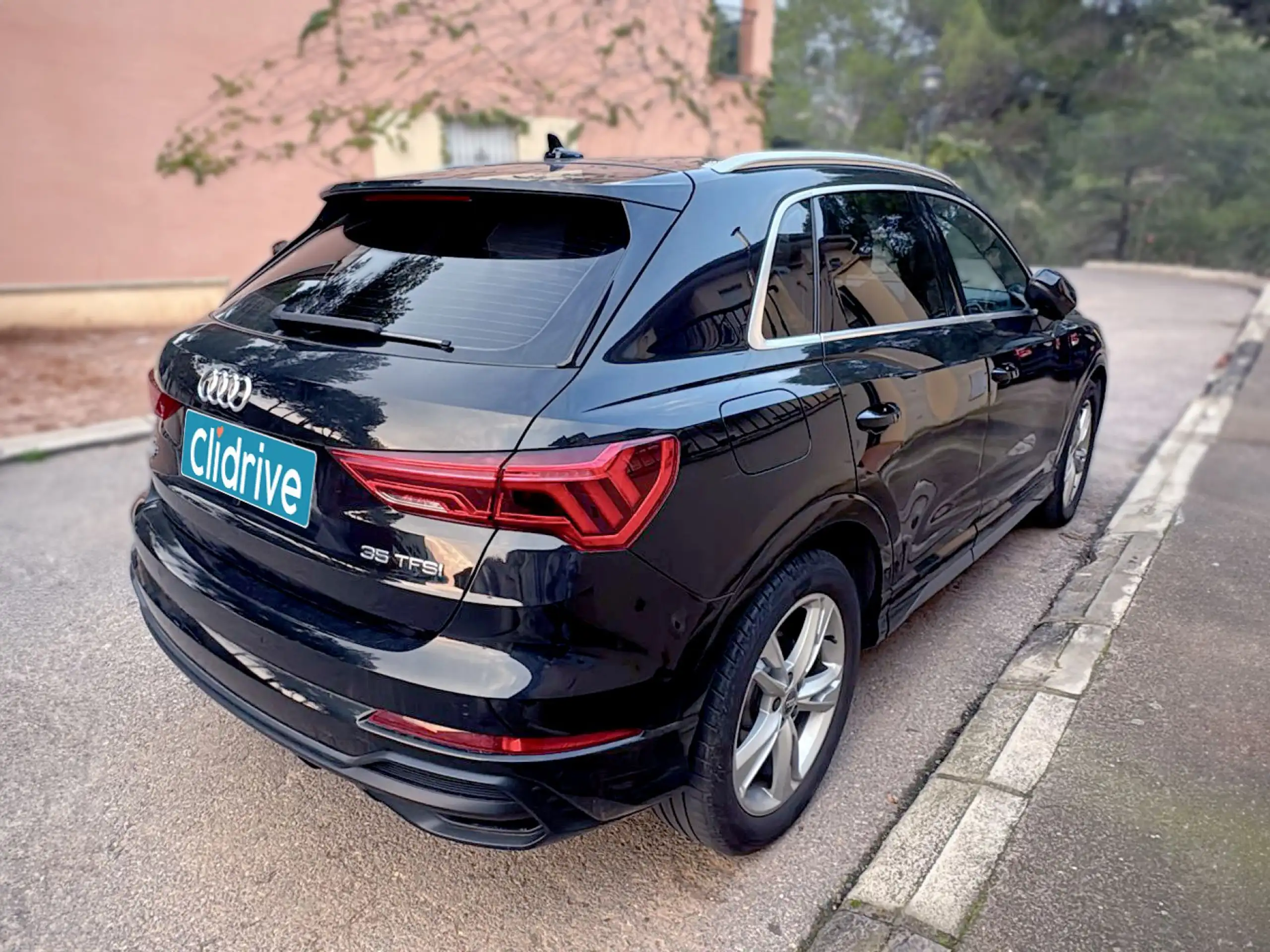 Audi - Q3