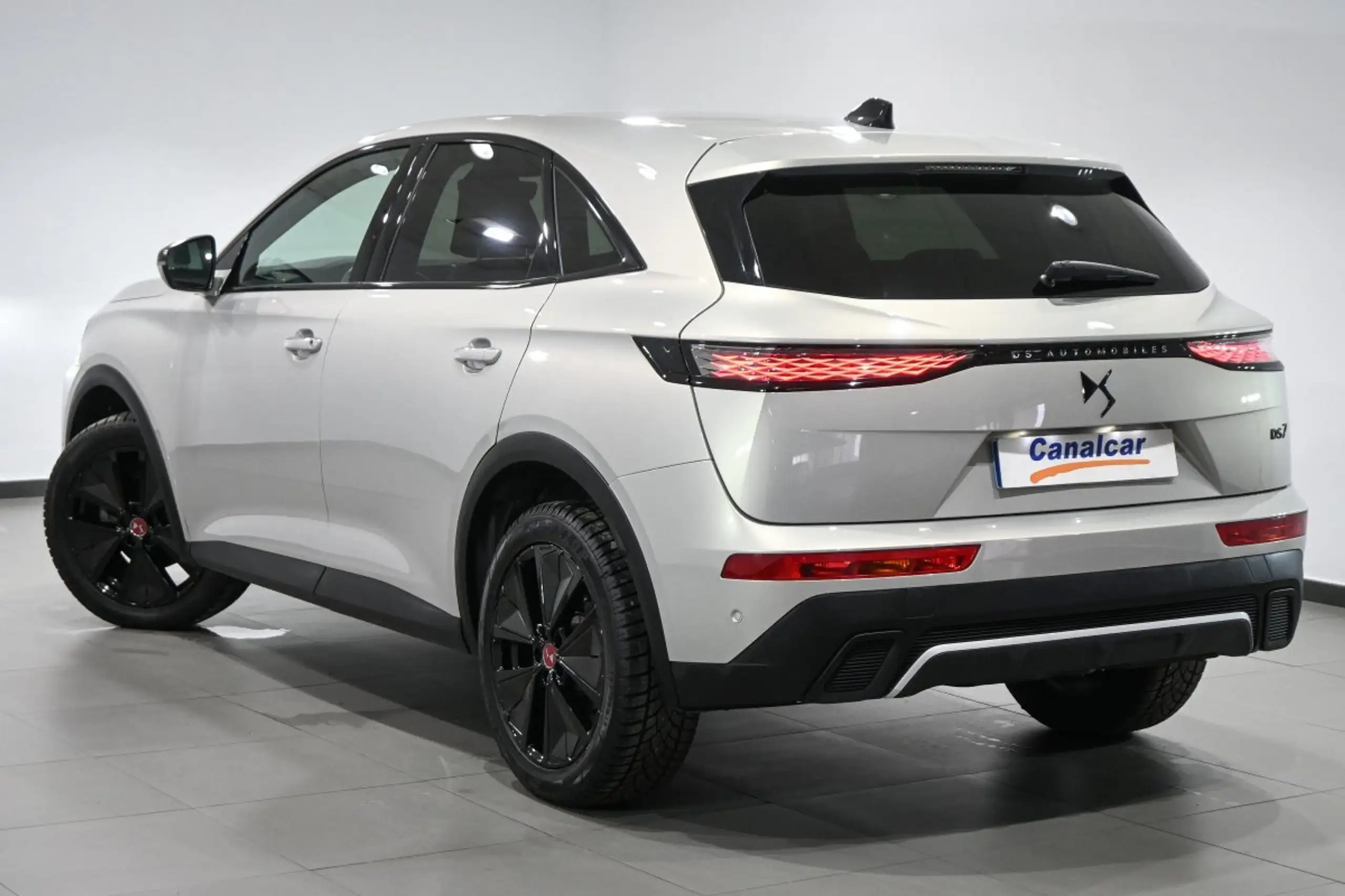 DS Automobiles - DS 7 Crossback