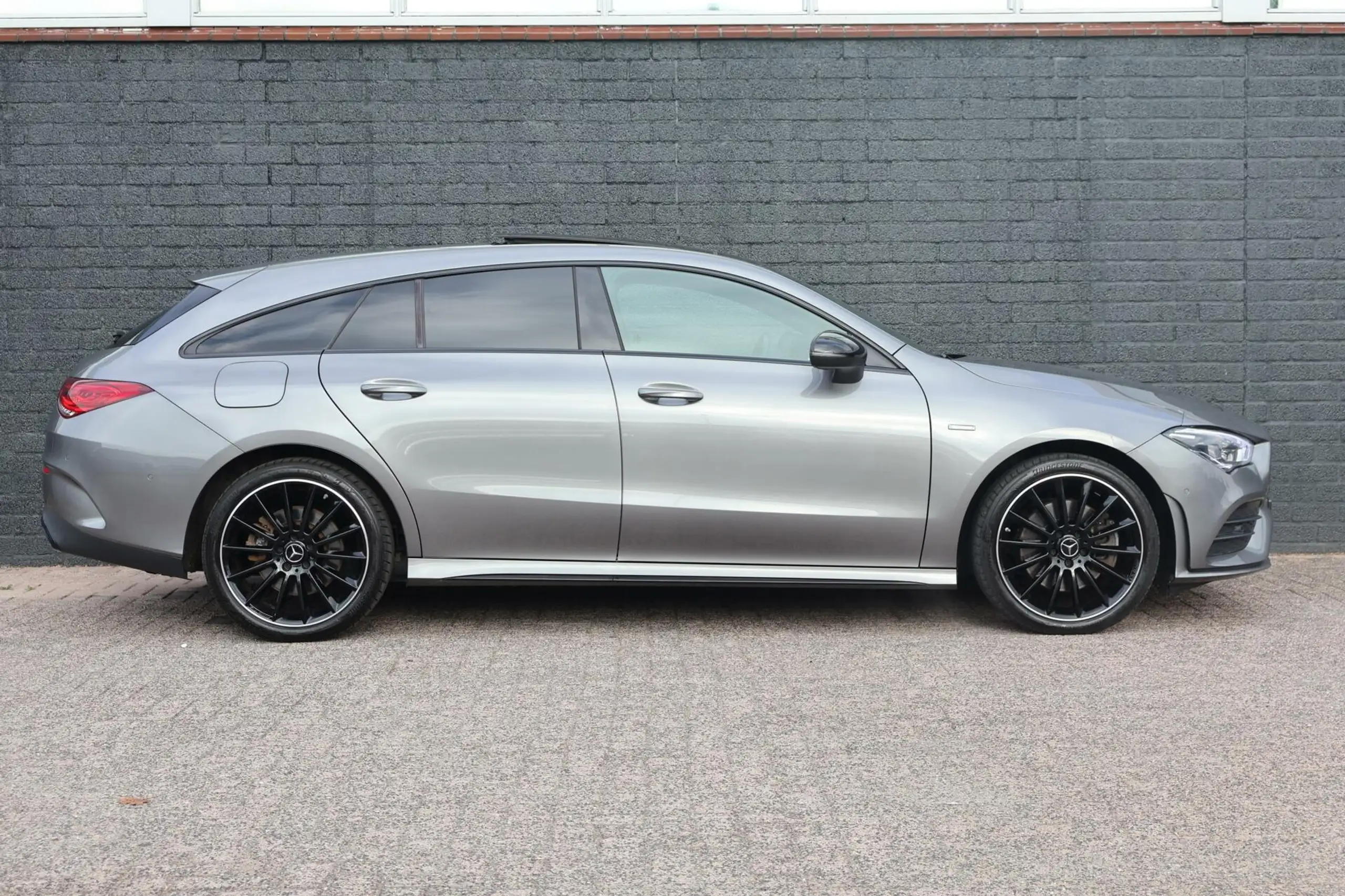 Mercedes-Benz - CLA 250