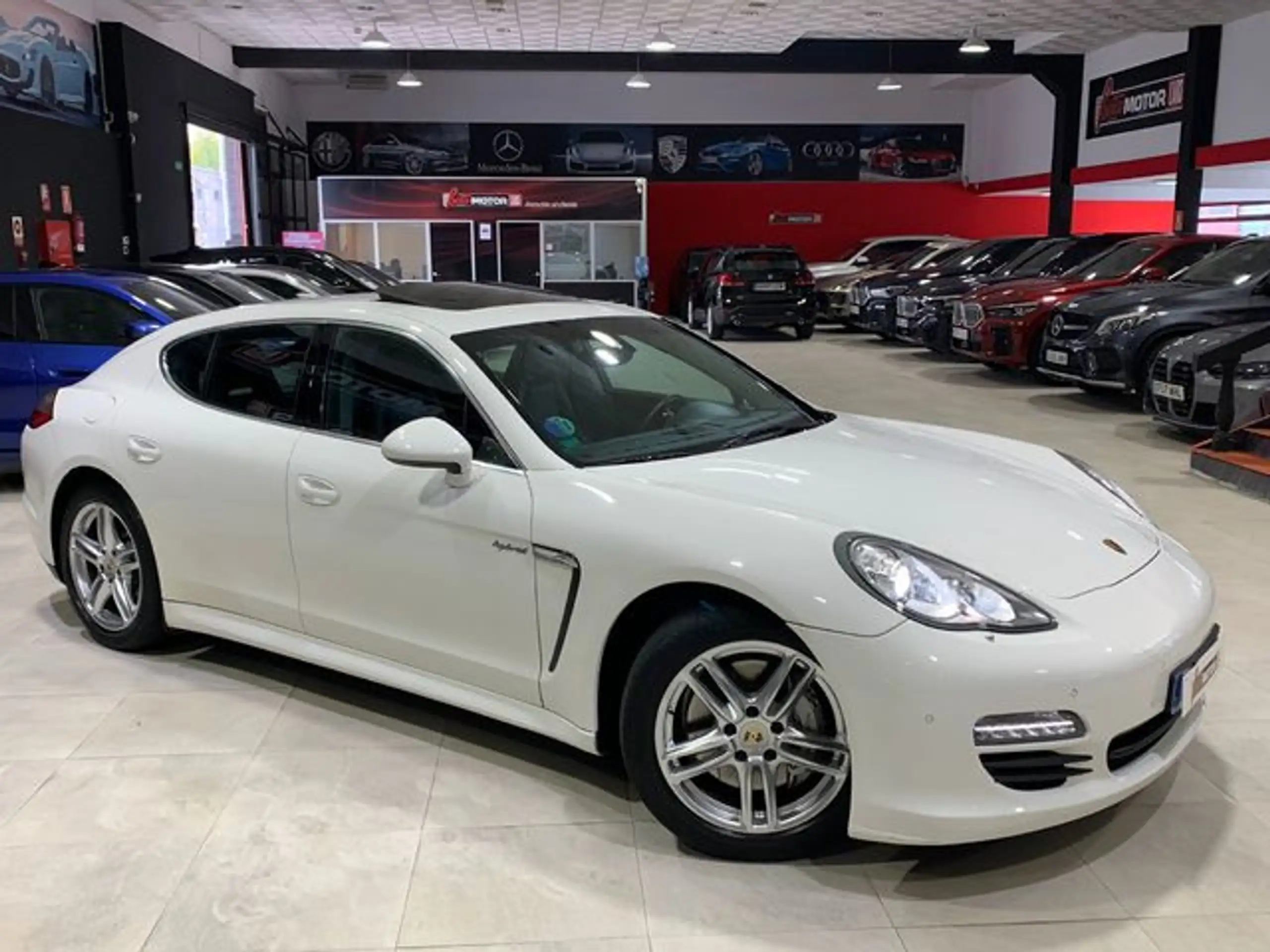 Porsche - Panamera