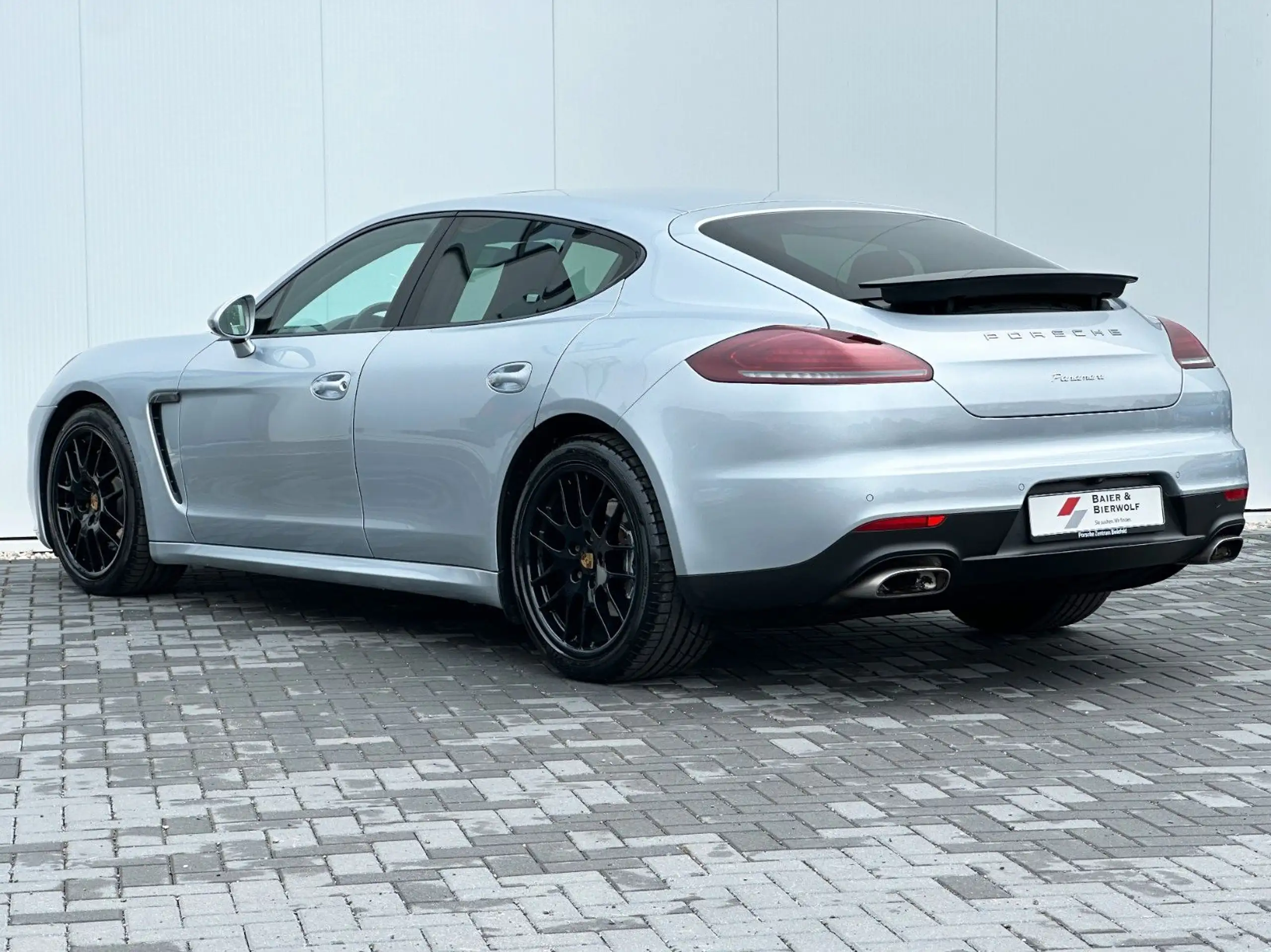 Porsche - Panamera