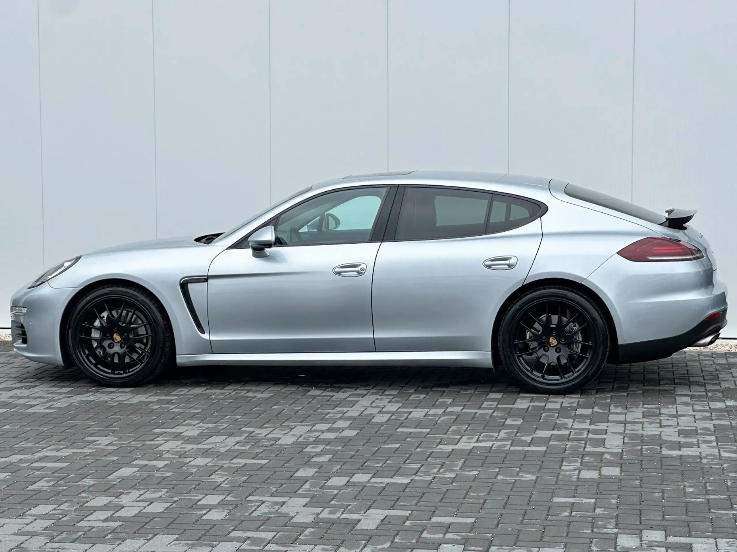 Porsche - Panamera