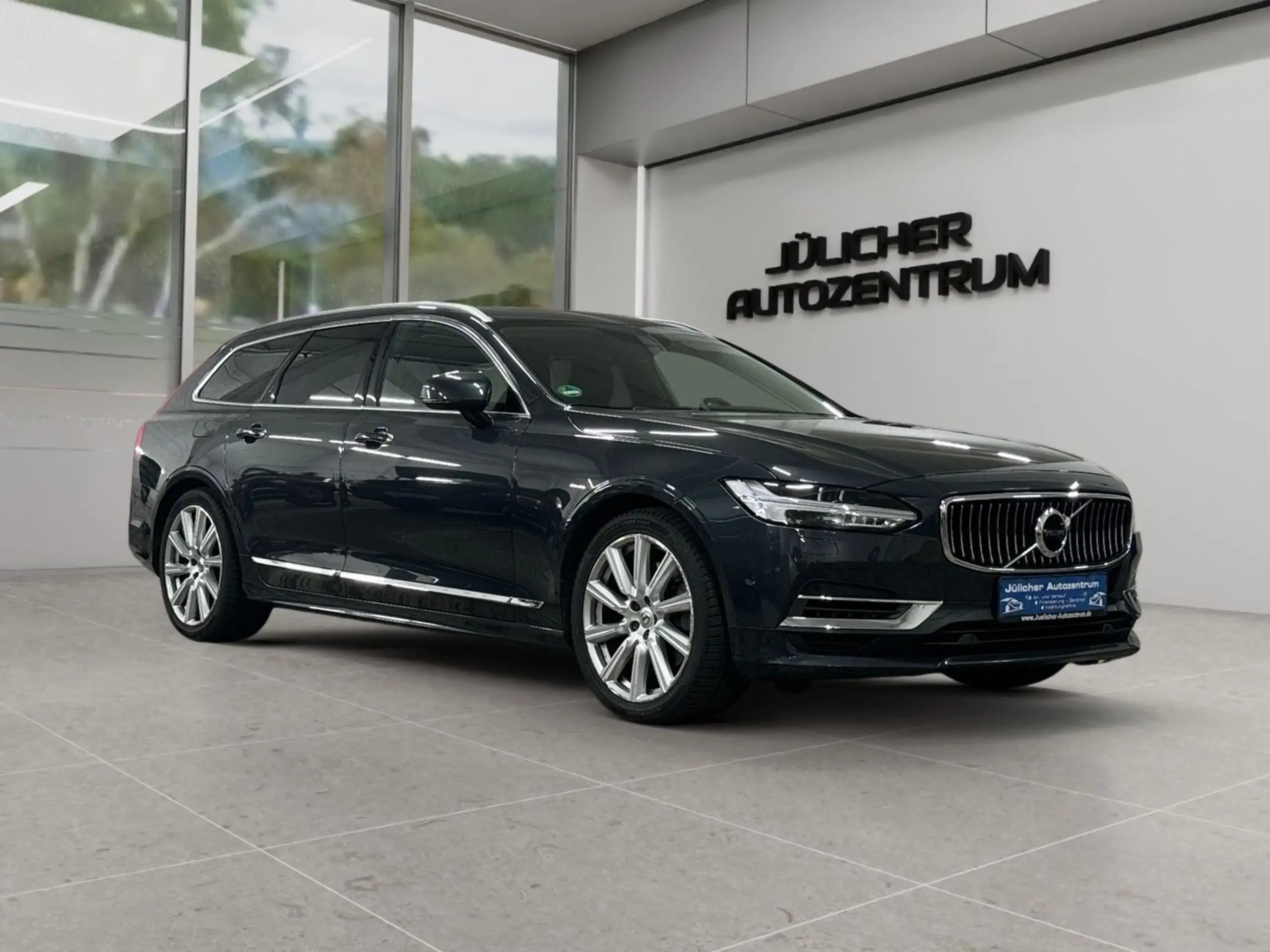 Volvo - V90