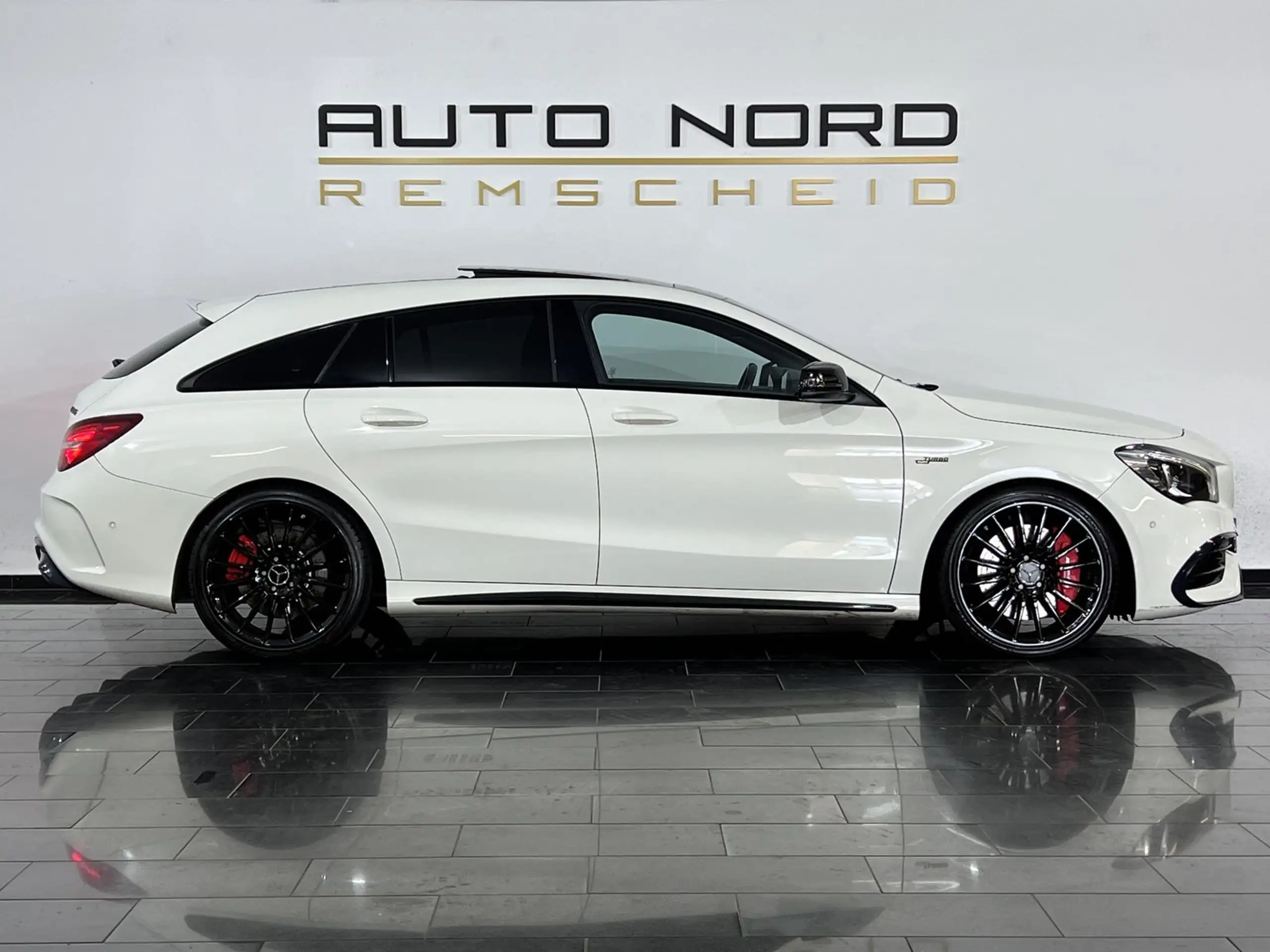 Mercedes-Benz - CLA 45 AMG