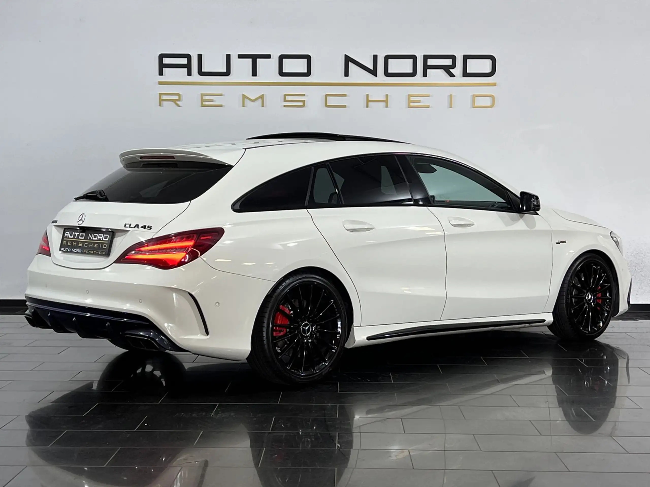 Mercedes-Benz - CLA 45 AMG