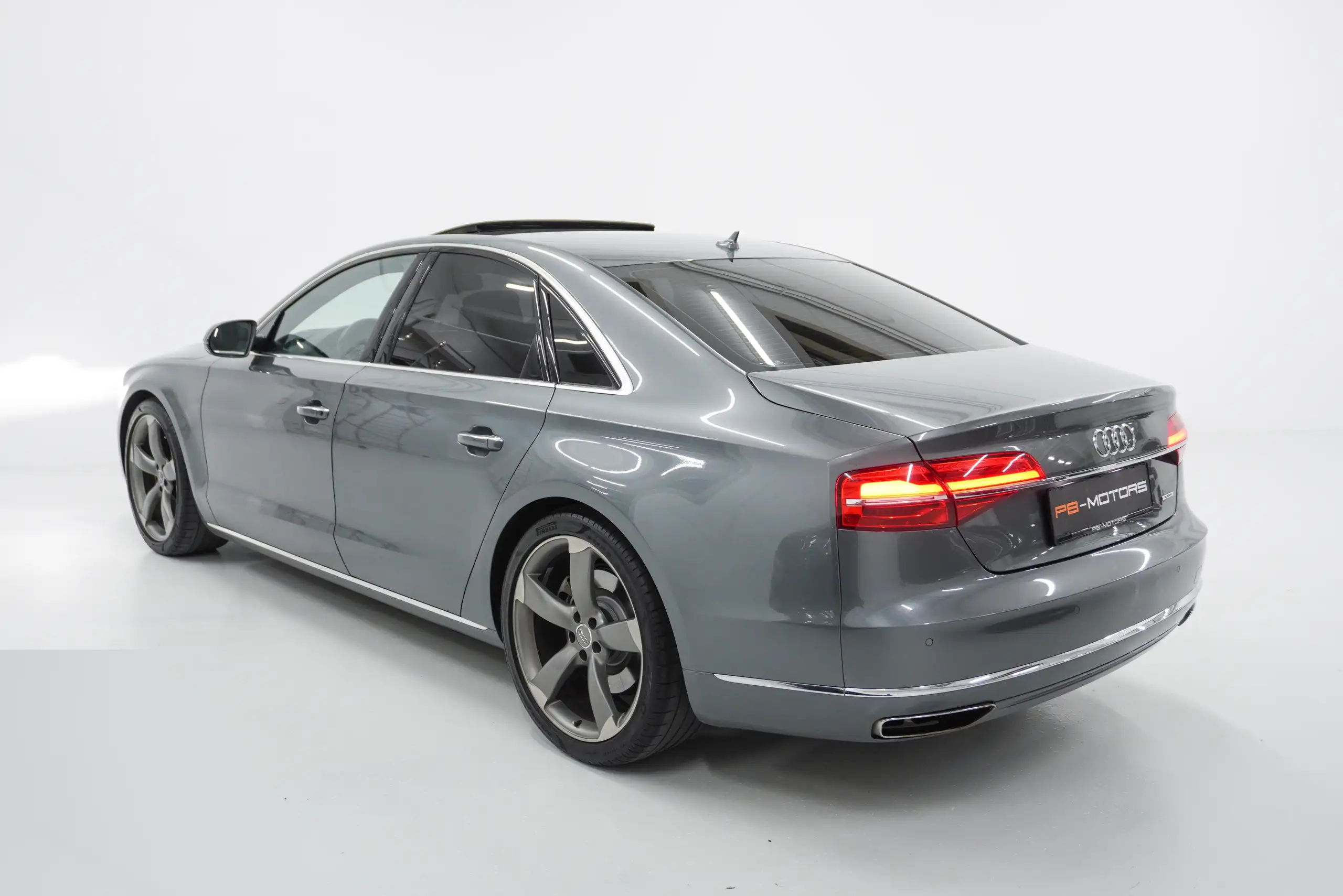 Audi - A8