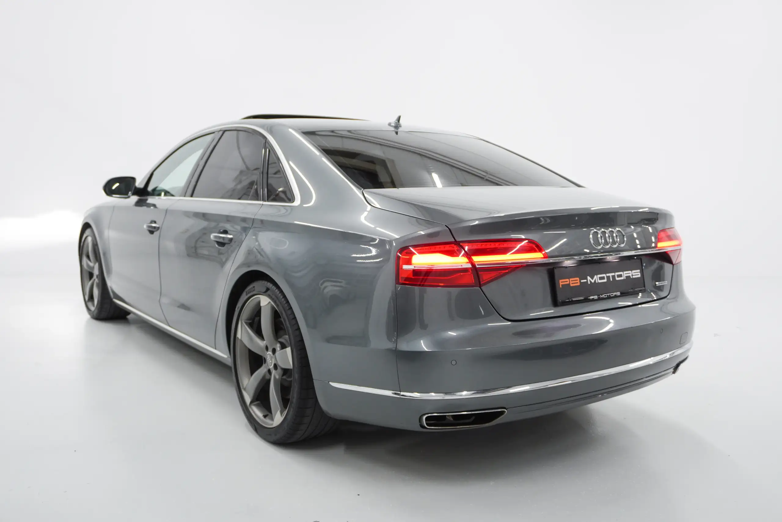 Audi - A8