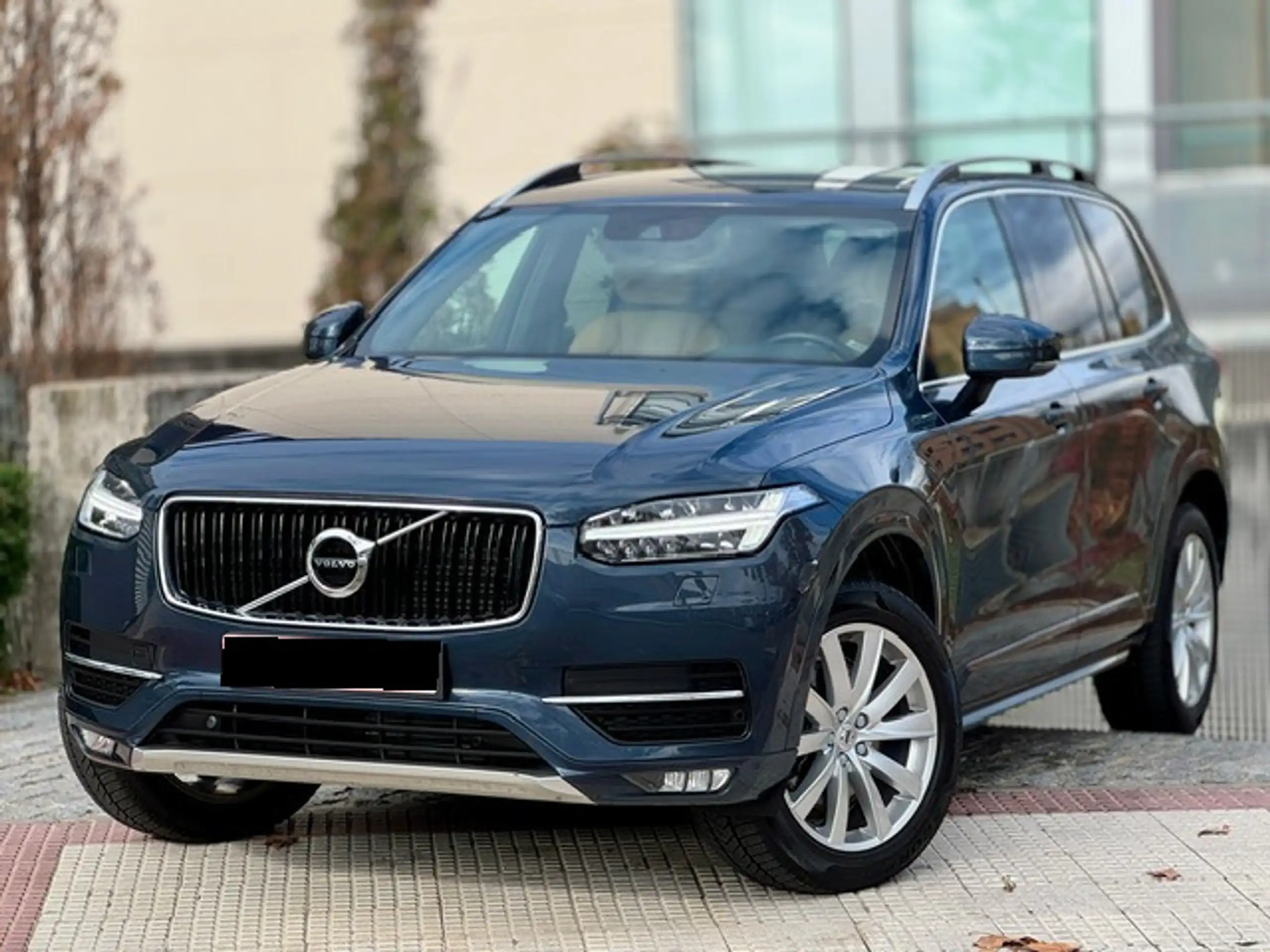 Volvo - XC90