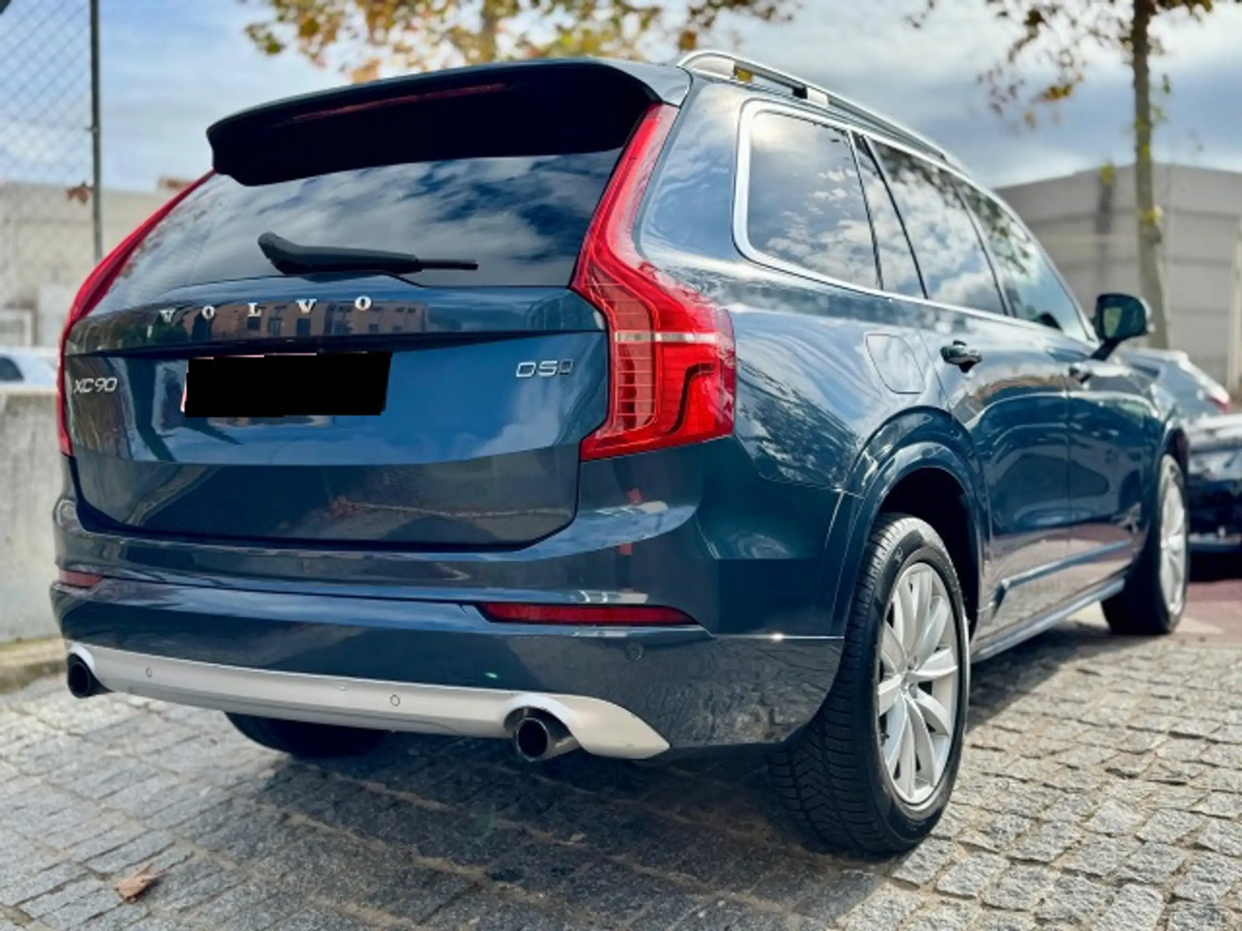 Volvo - XC90