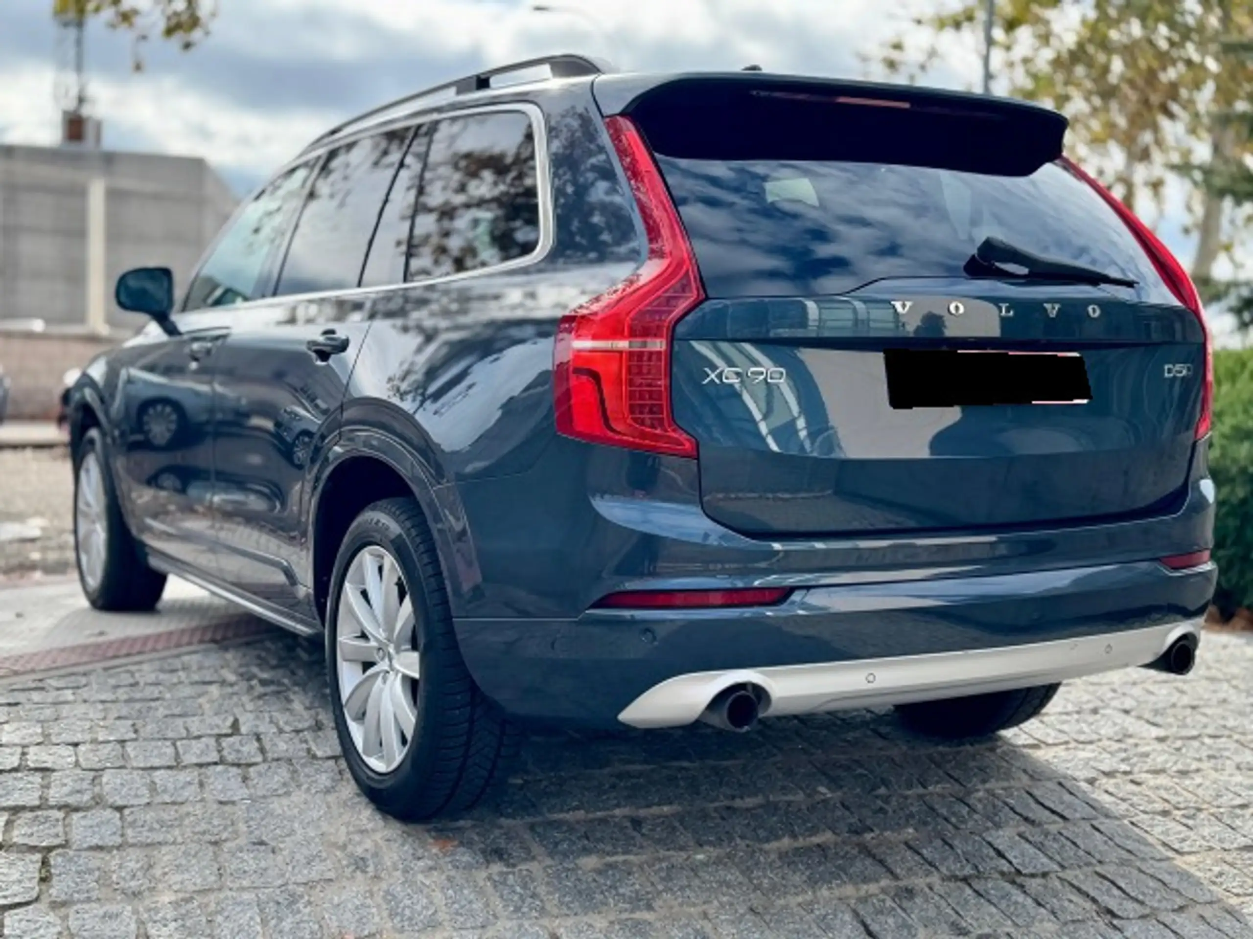 Volvo - XC90